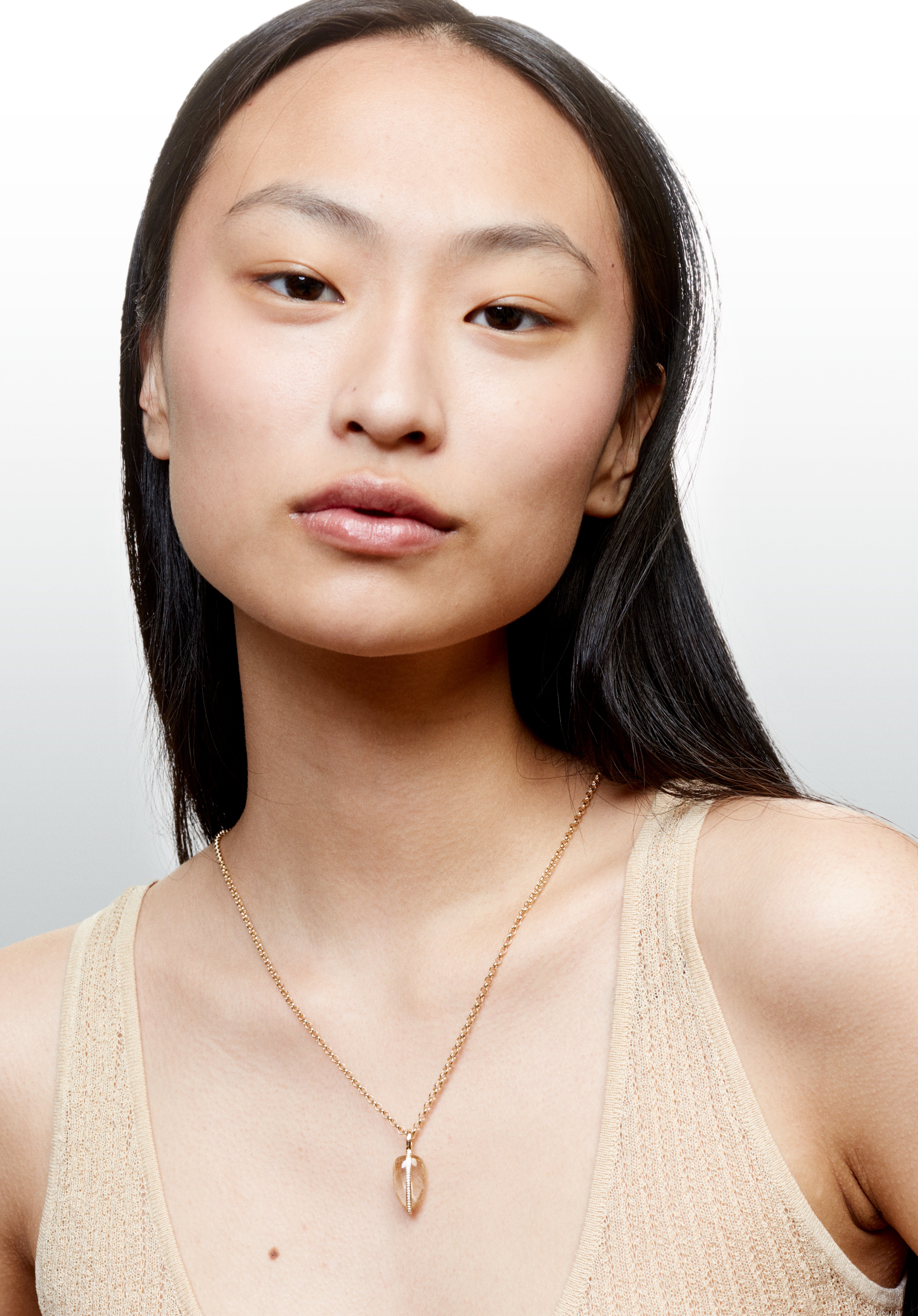 Diamonds and quartz Pebble Small Pendant