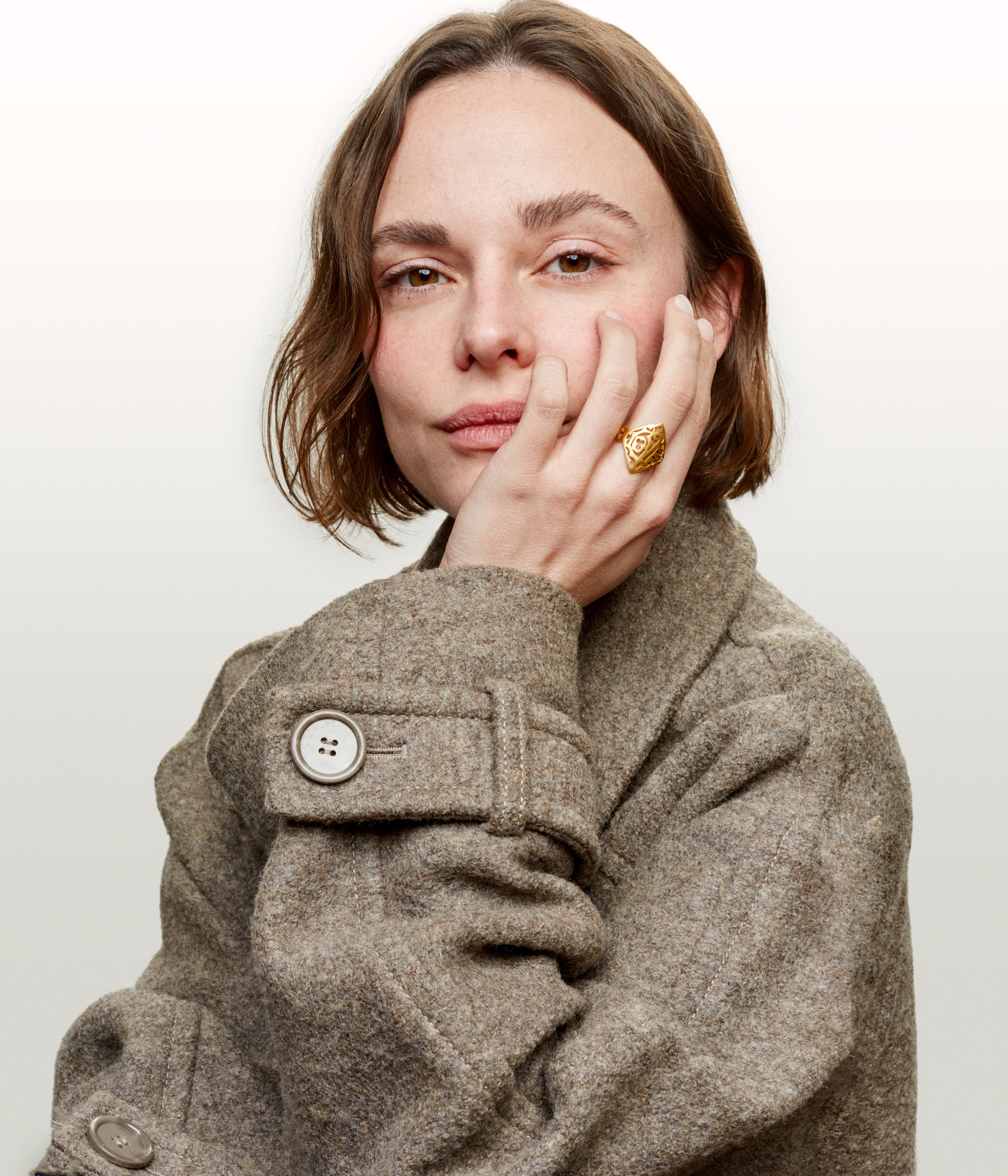 Love yellow gold ring