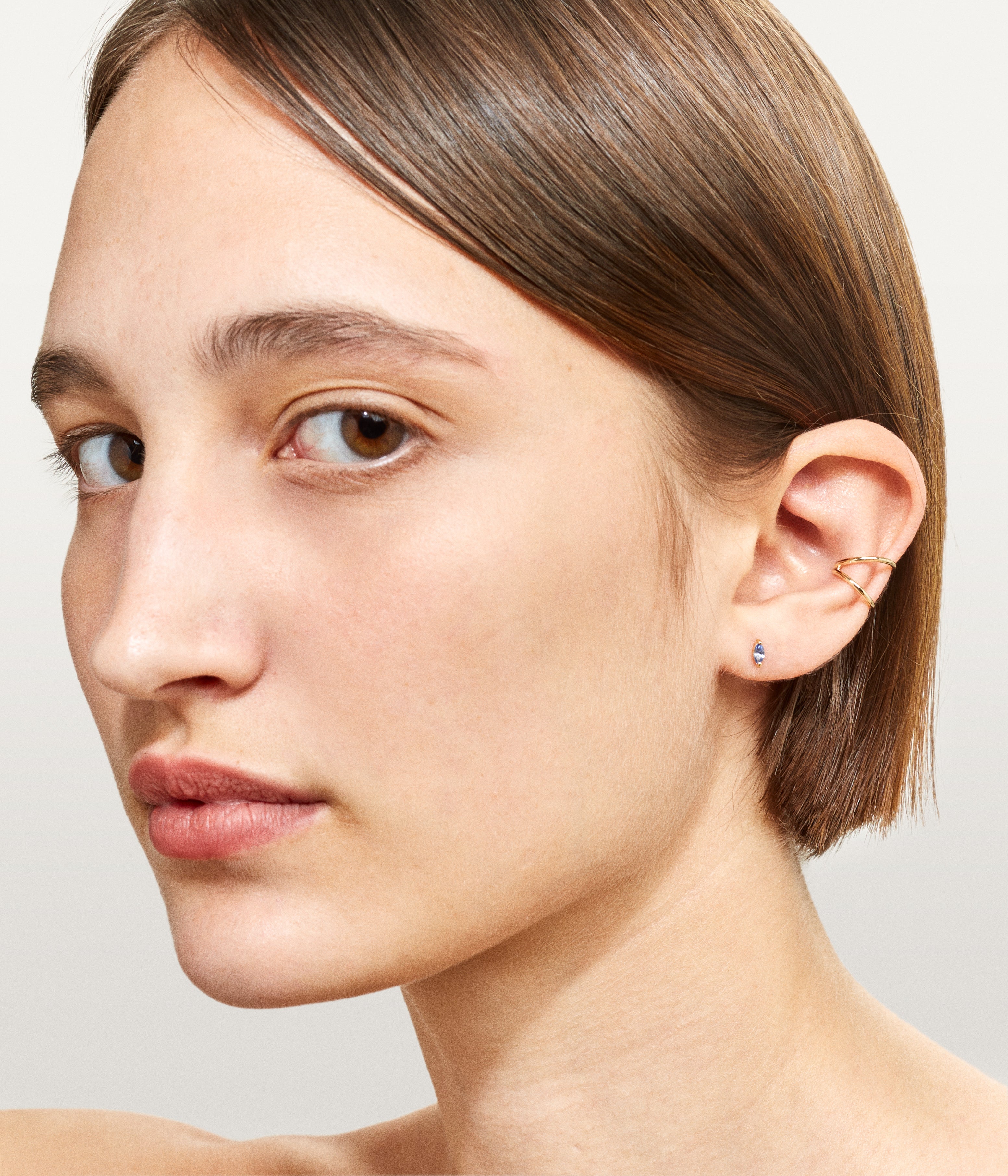 Yellow gold & Sapphire Marquise Stud