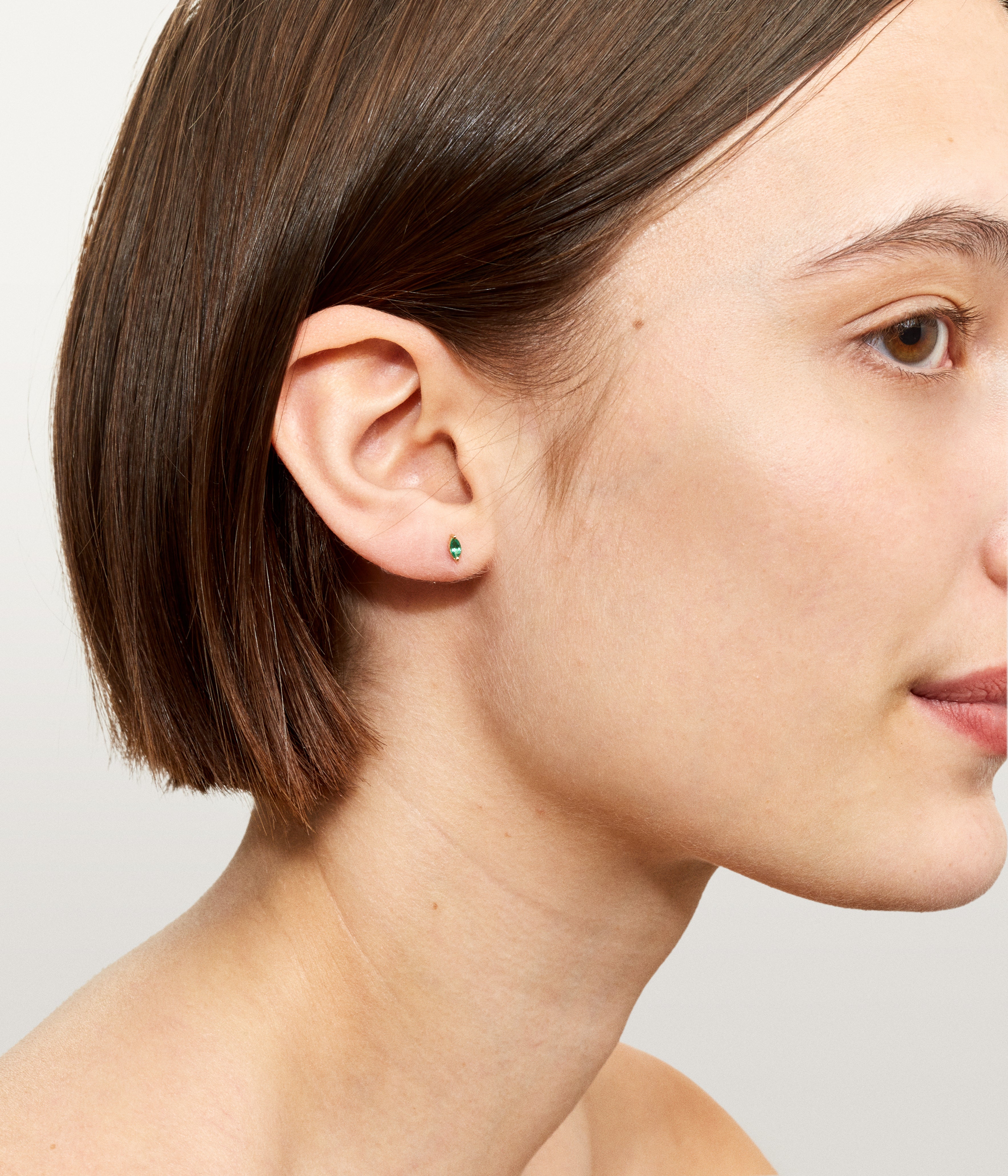 Marquise Yellow gold & Emerald Stud