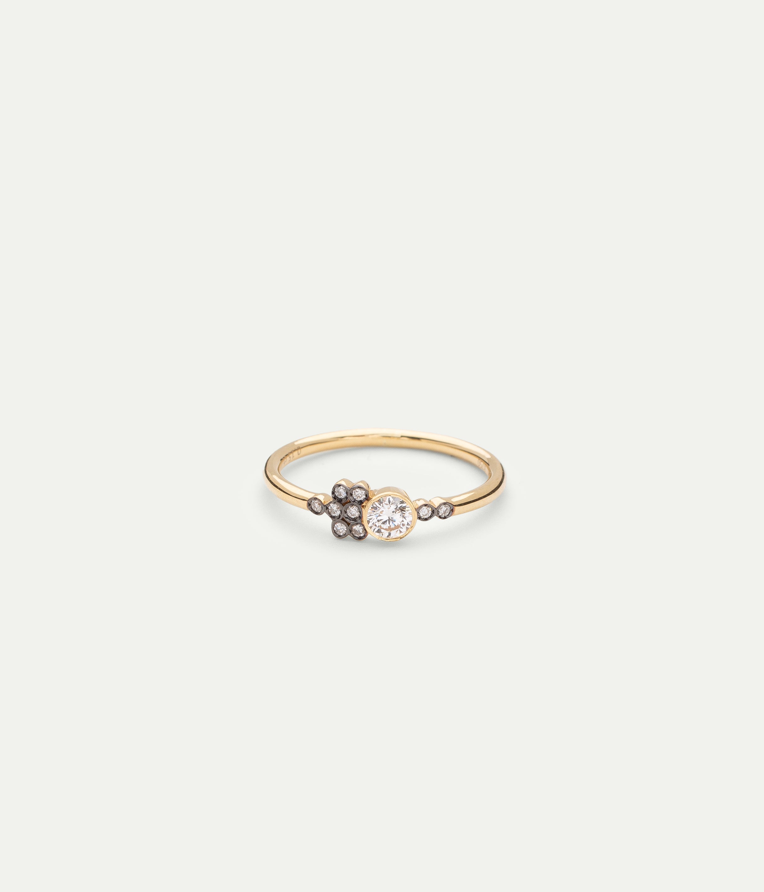 Yellow gold & diamonds La Pierre ring