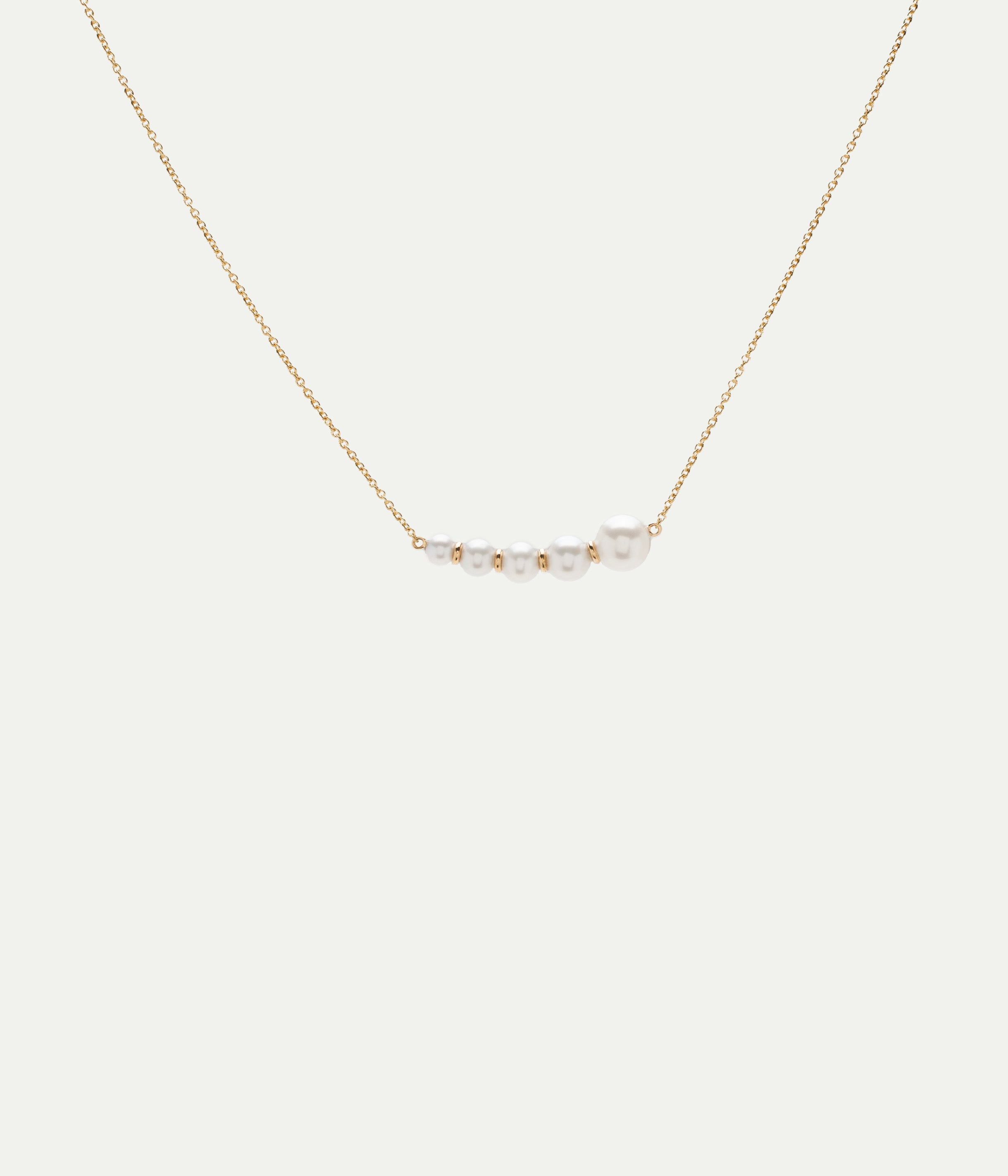Lune pearl necklace