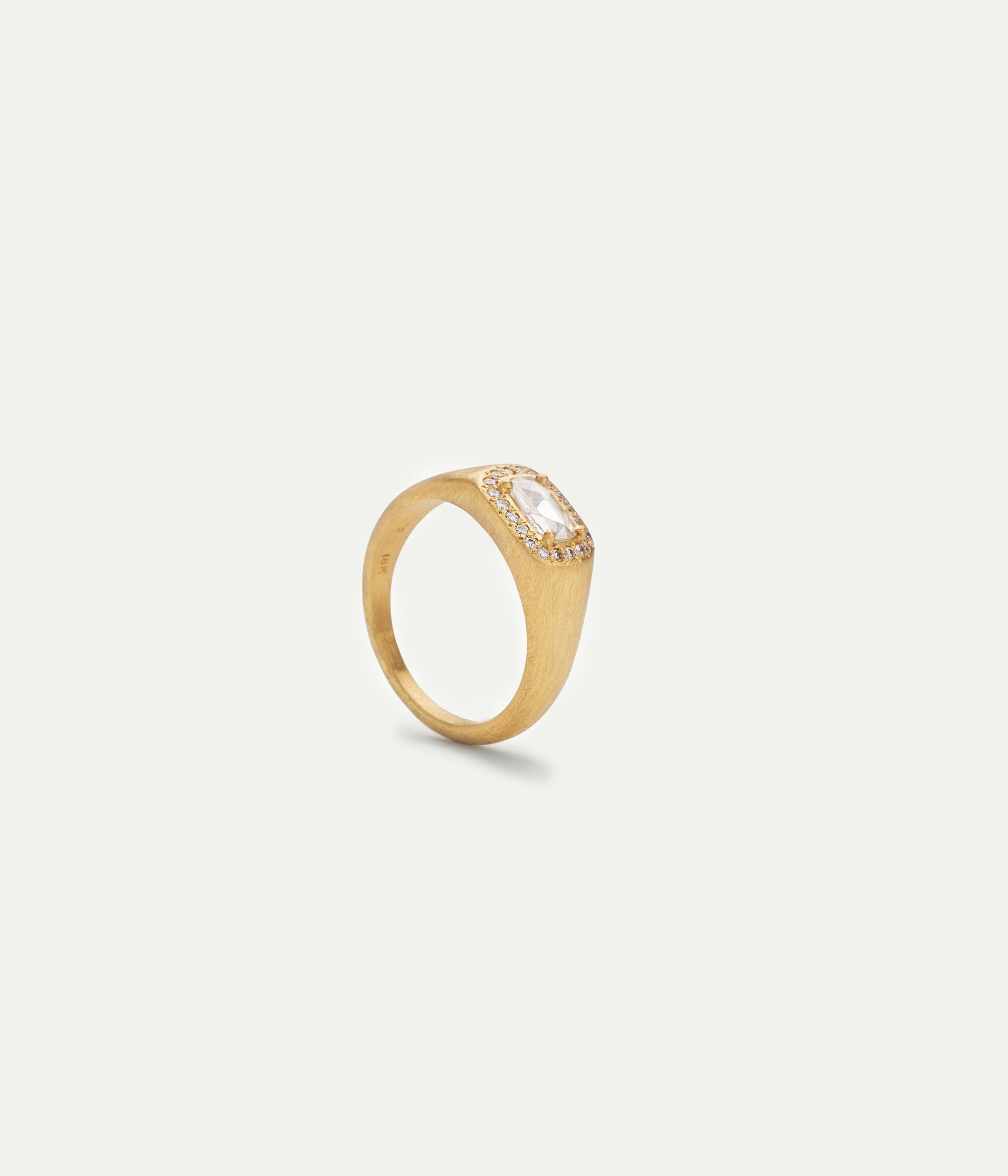 Sora yellow gold and diamonds ring