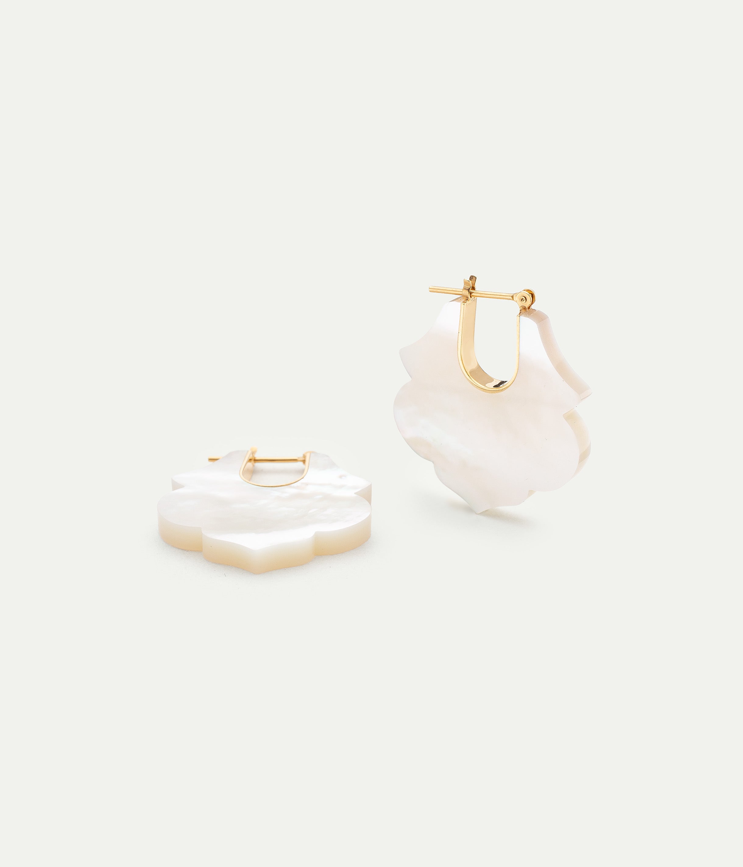 Lotus Pinctada Mother-of-pearl earrings