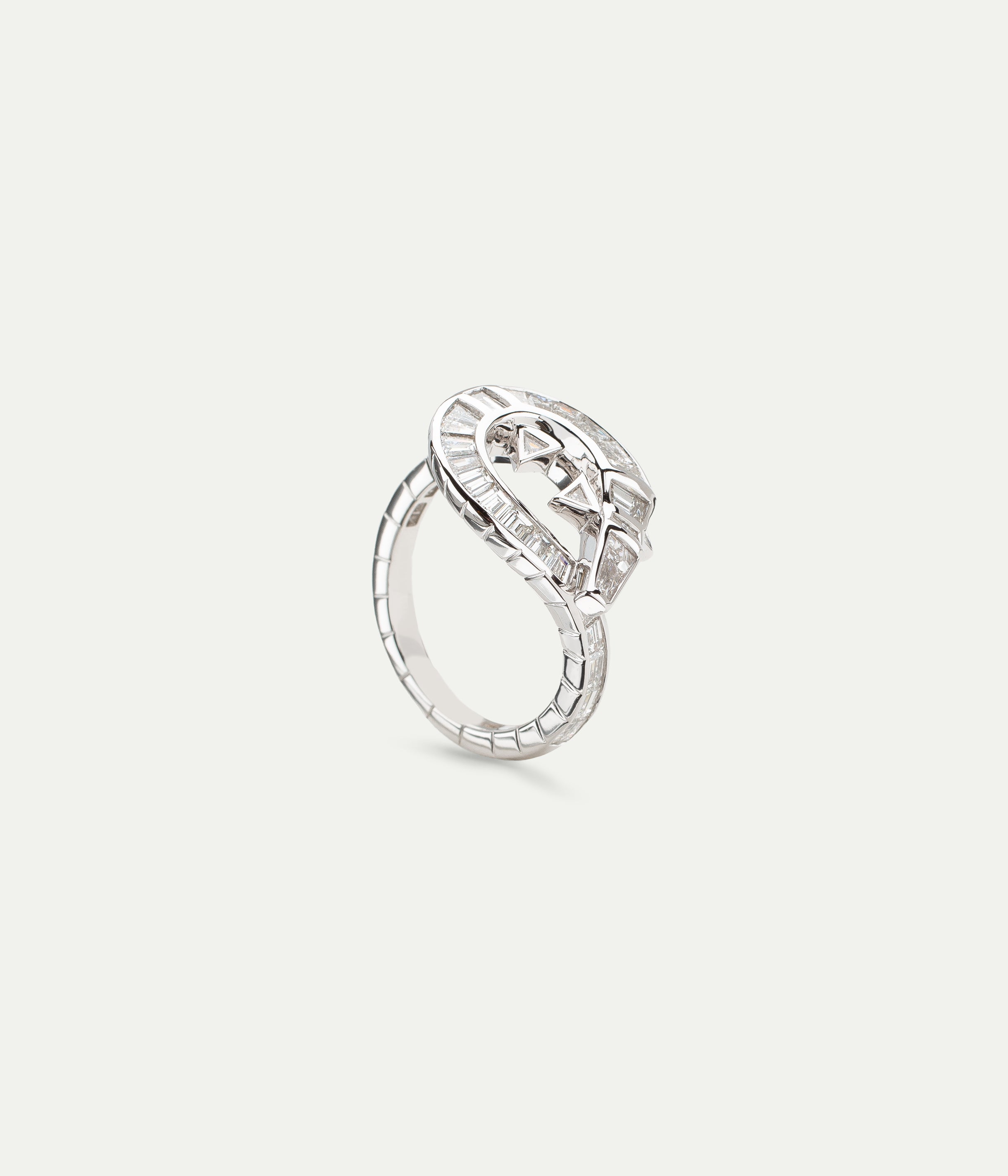 Alligator Twist white gold and diamonds ring