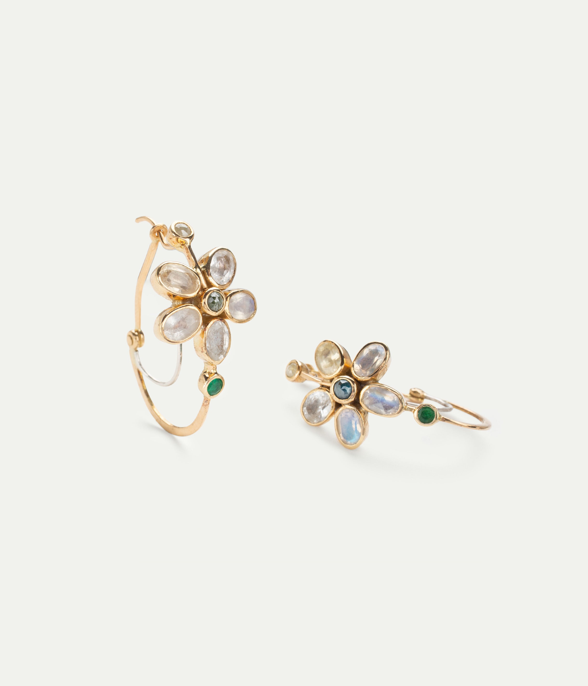 Poissardes Fleurs Moonstone earrings