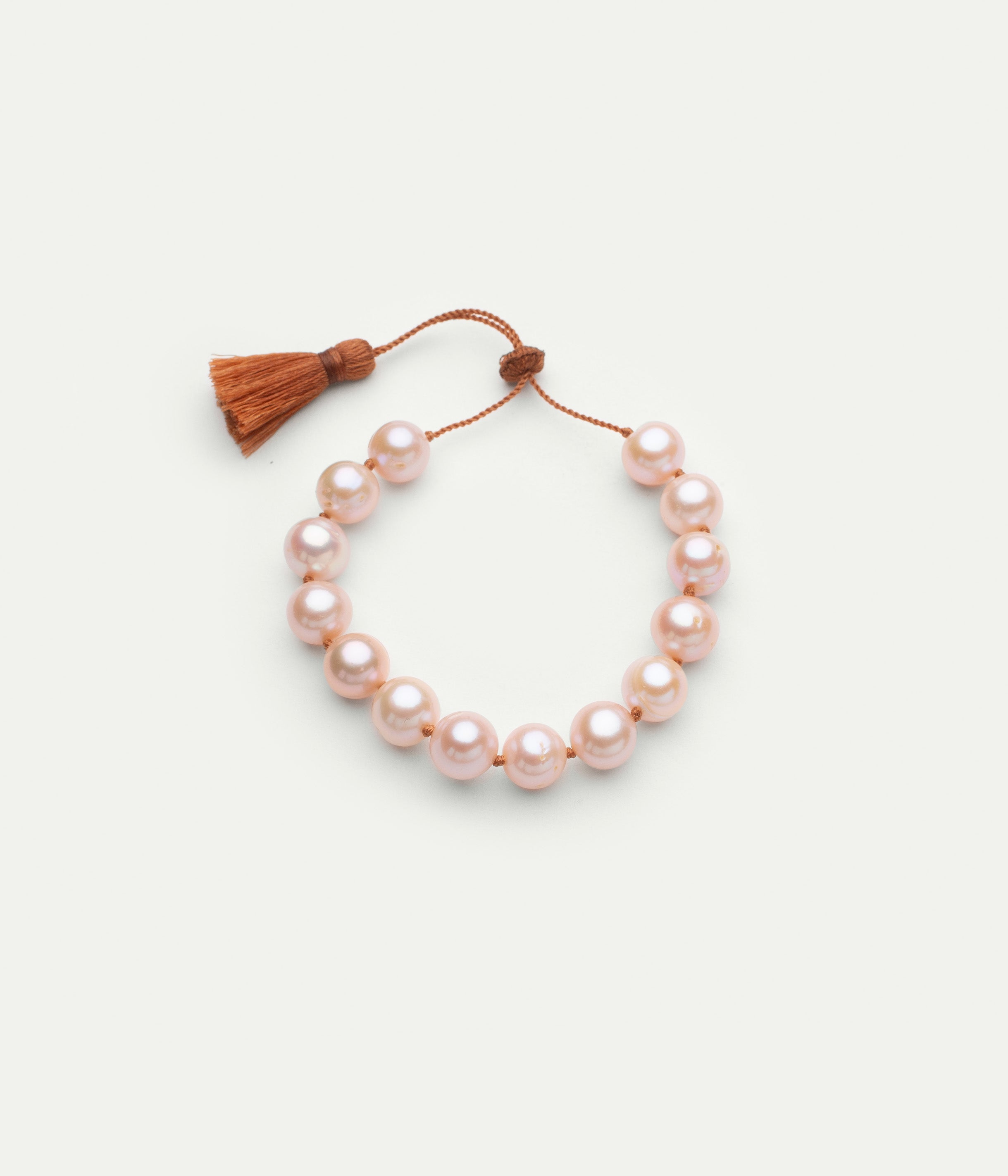 Pompom Blush Pink pearl bracelet