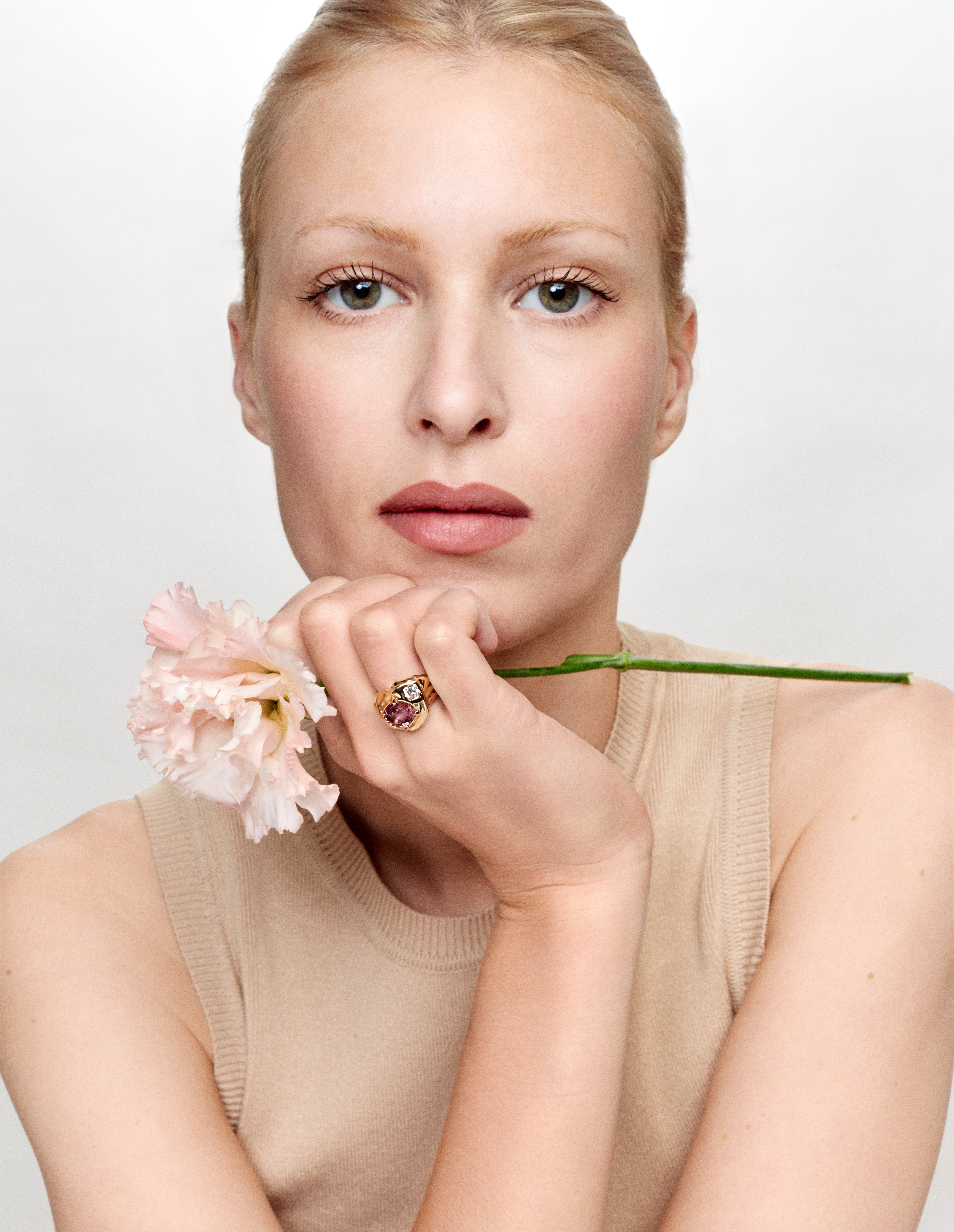 Bague Sacrosanct spinelle et diamant