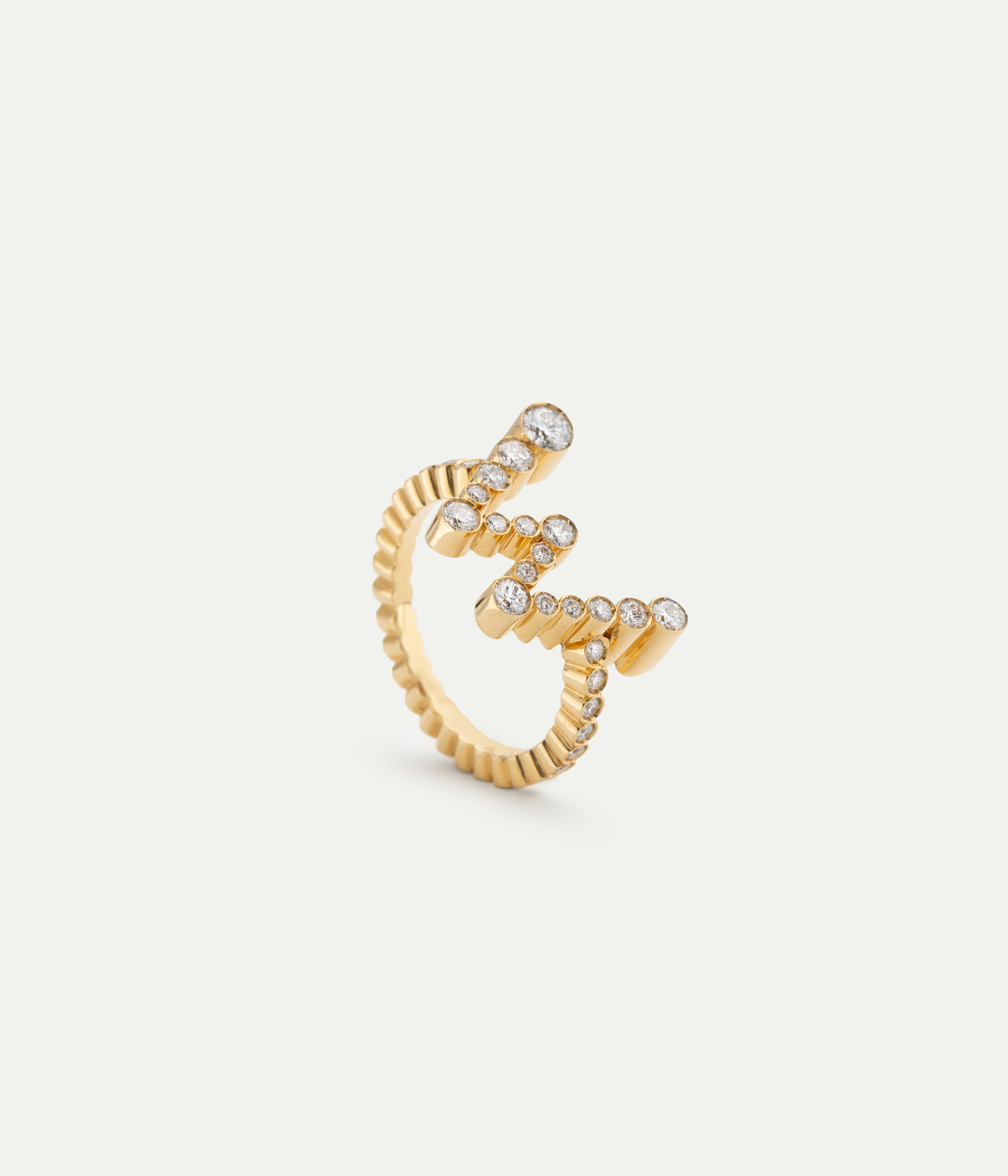 W letter ring