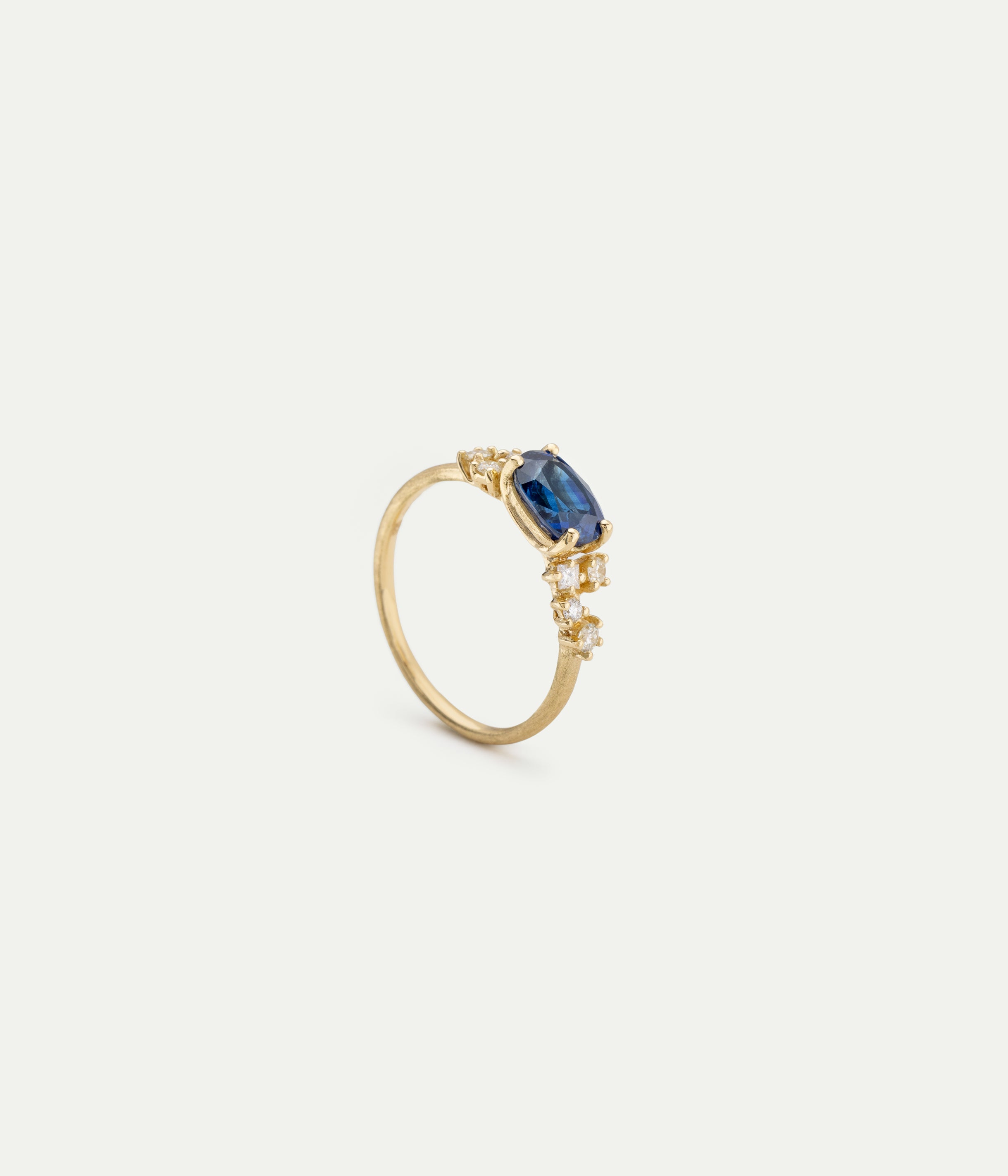 Aurore blue sapphire ring