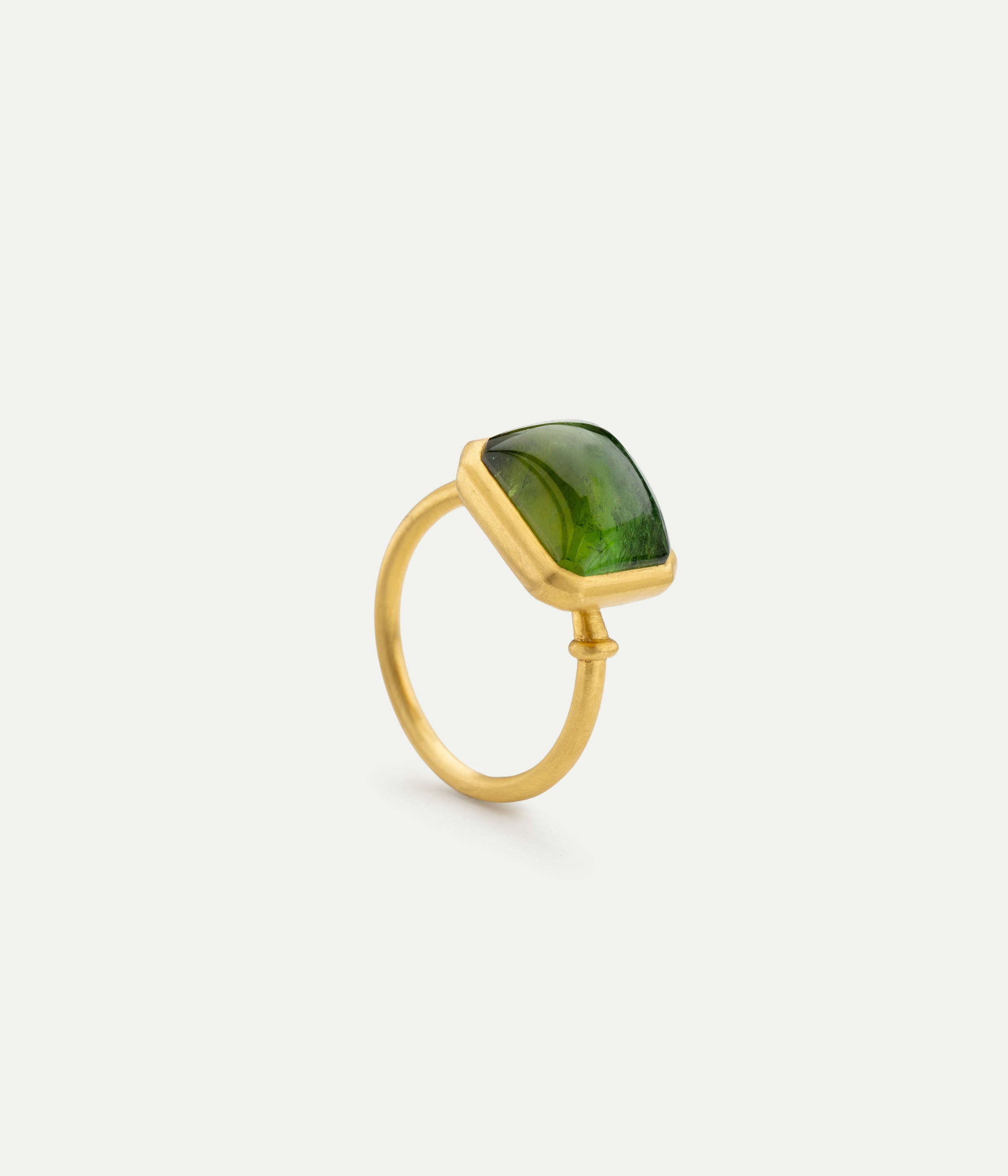 Capsa tourmaline ring