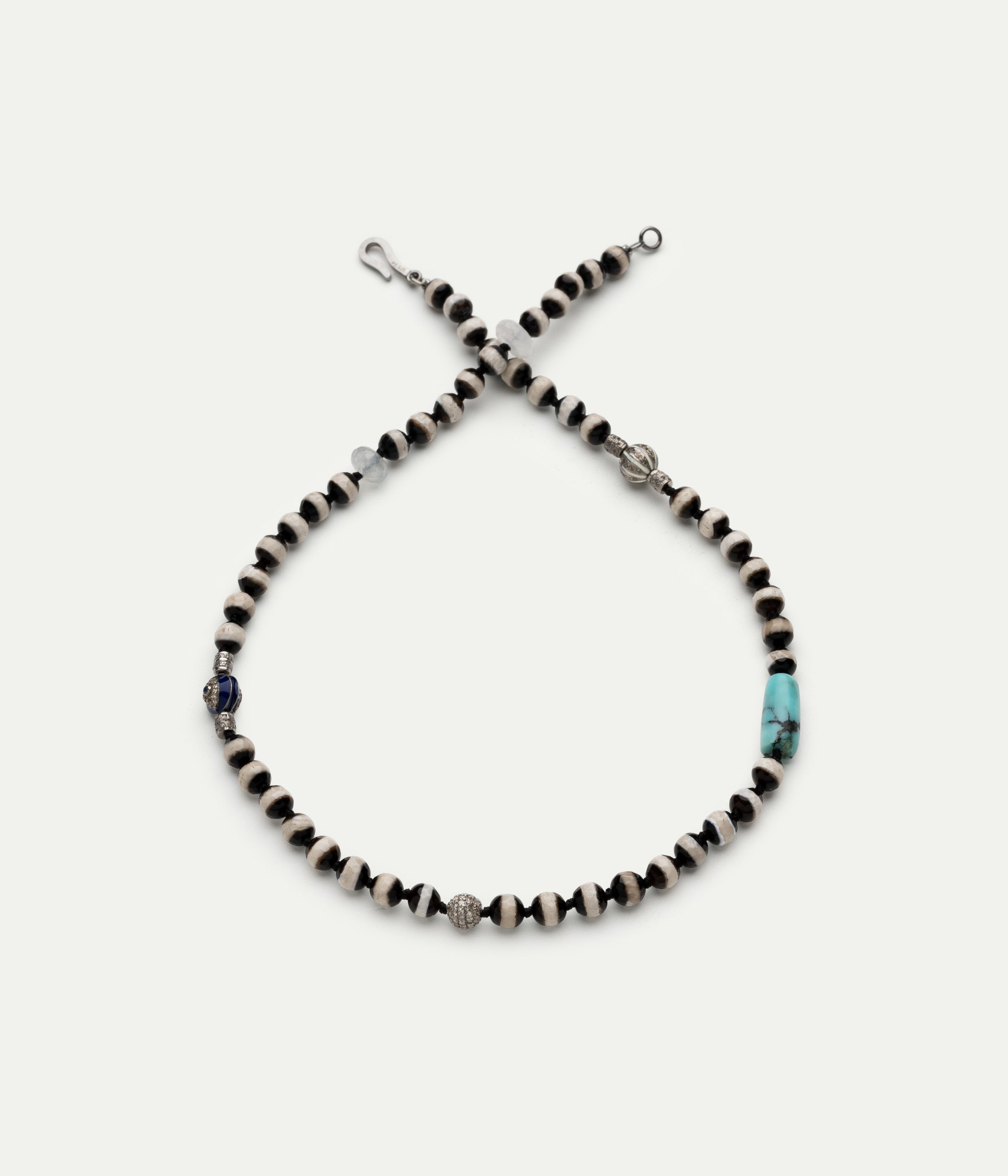 Black agate and diamonds necklace