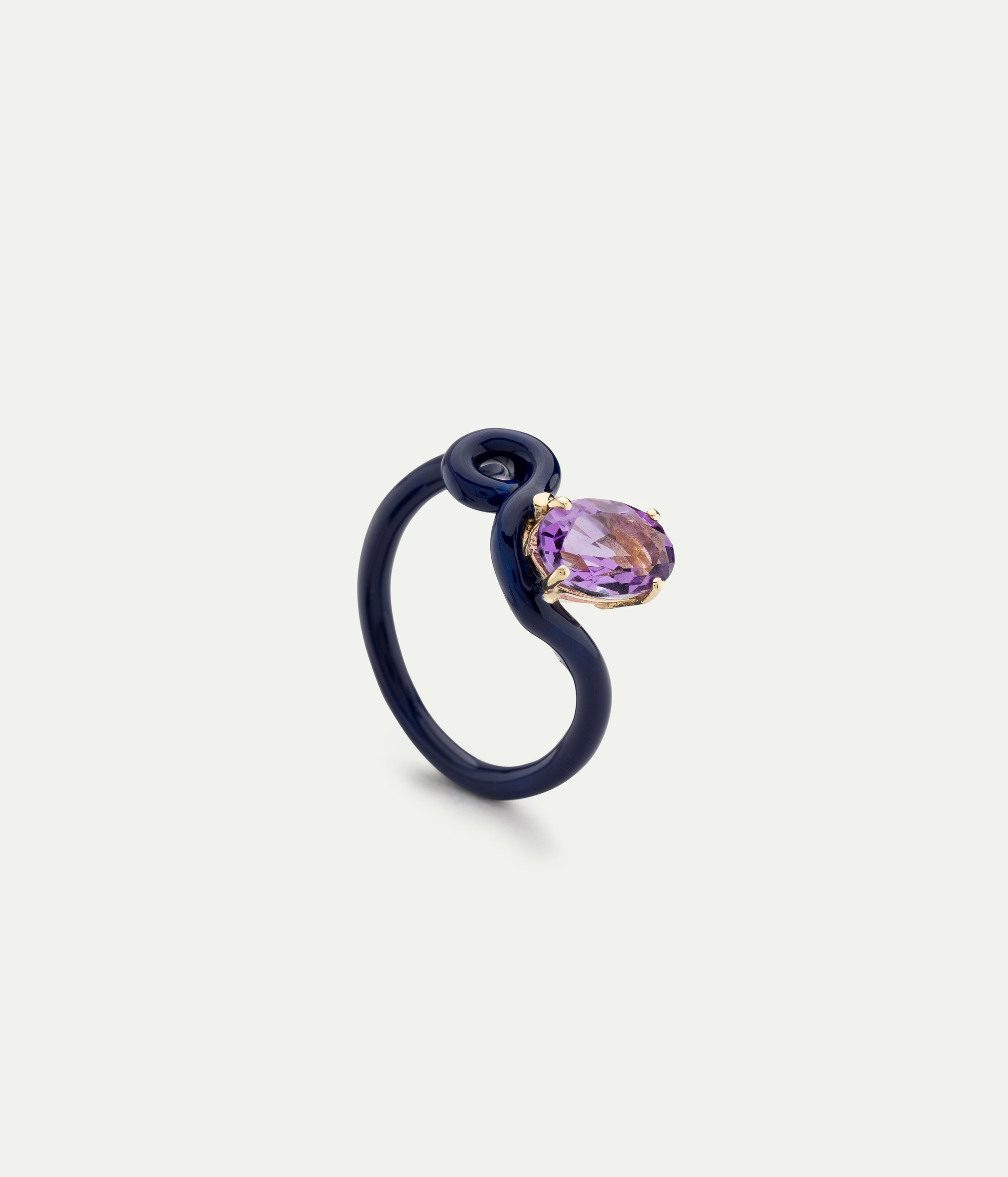Oval Vine amethyst ring