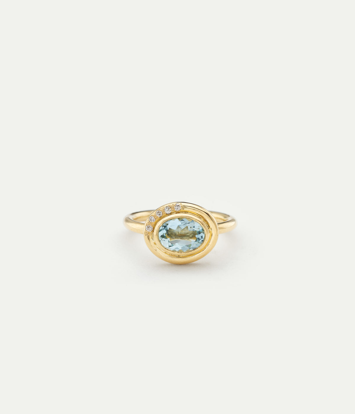 Aquamarine and diamonds ring