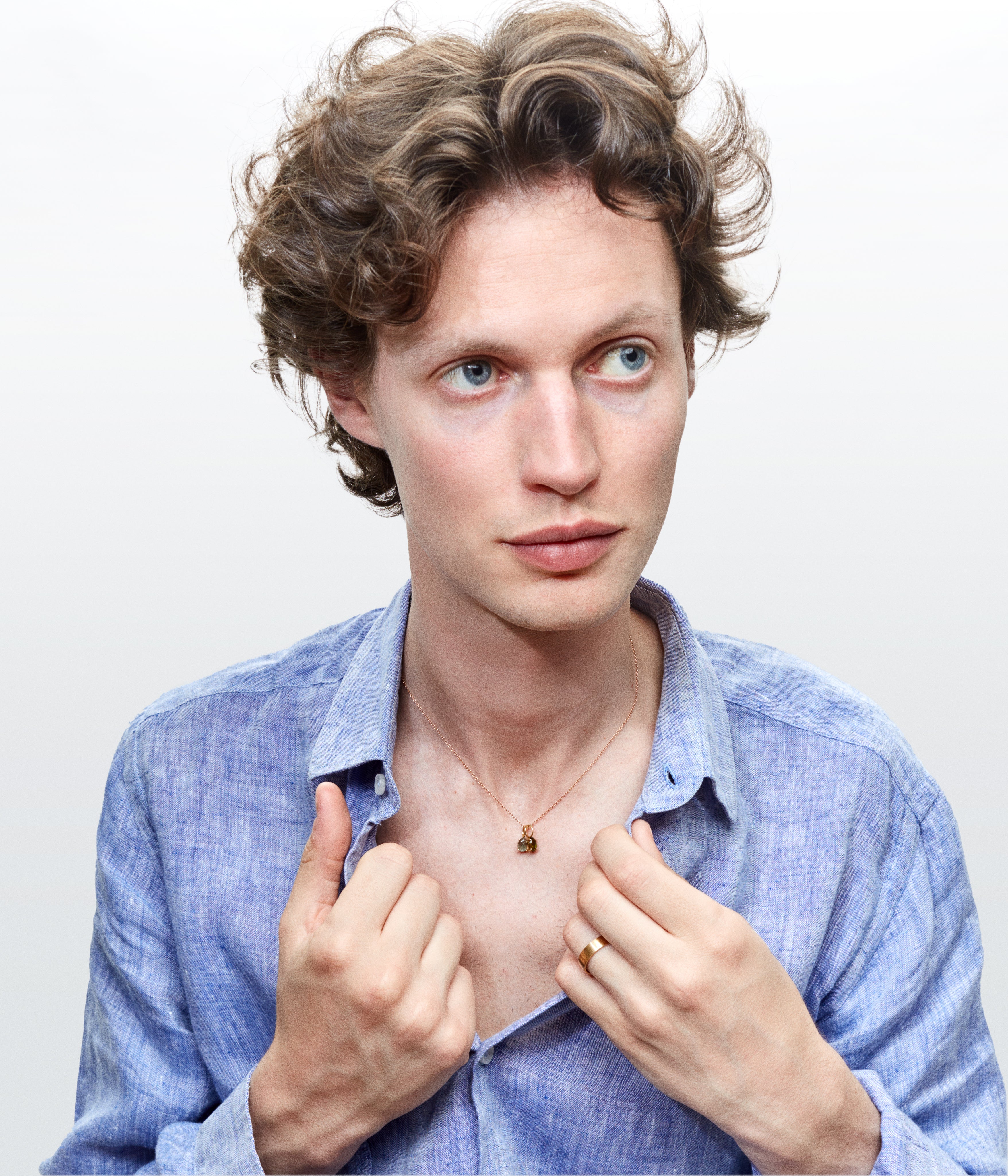 Dancing drop yellow gold & Green tourmaline Pendant