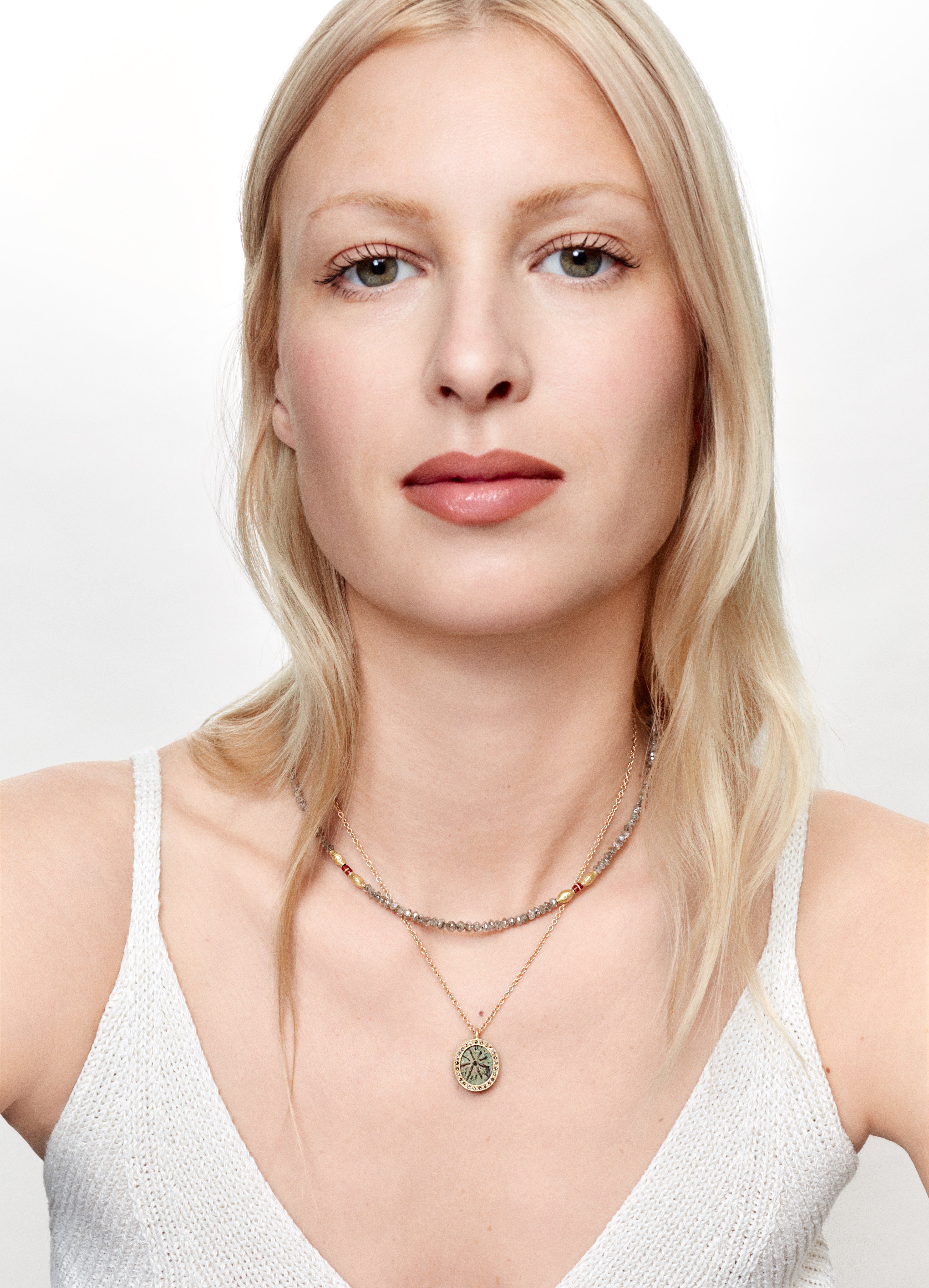 Collier Beads diamants gris et cornaline