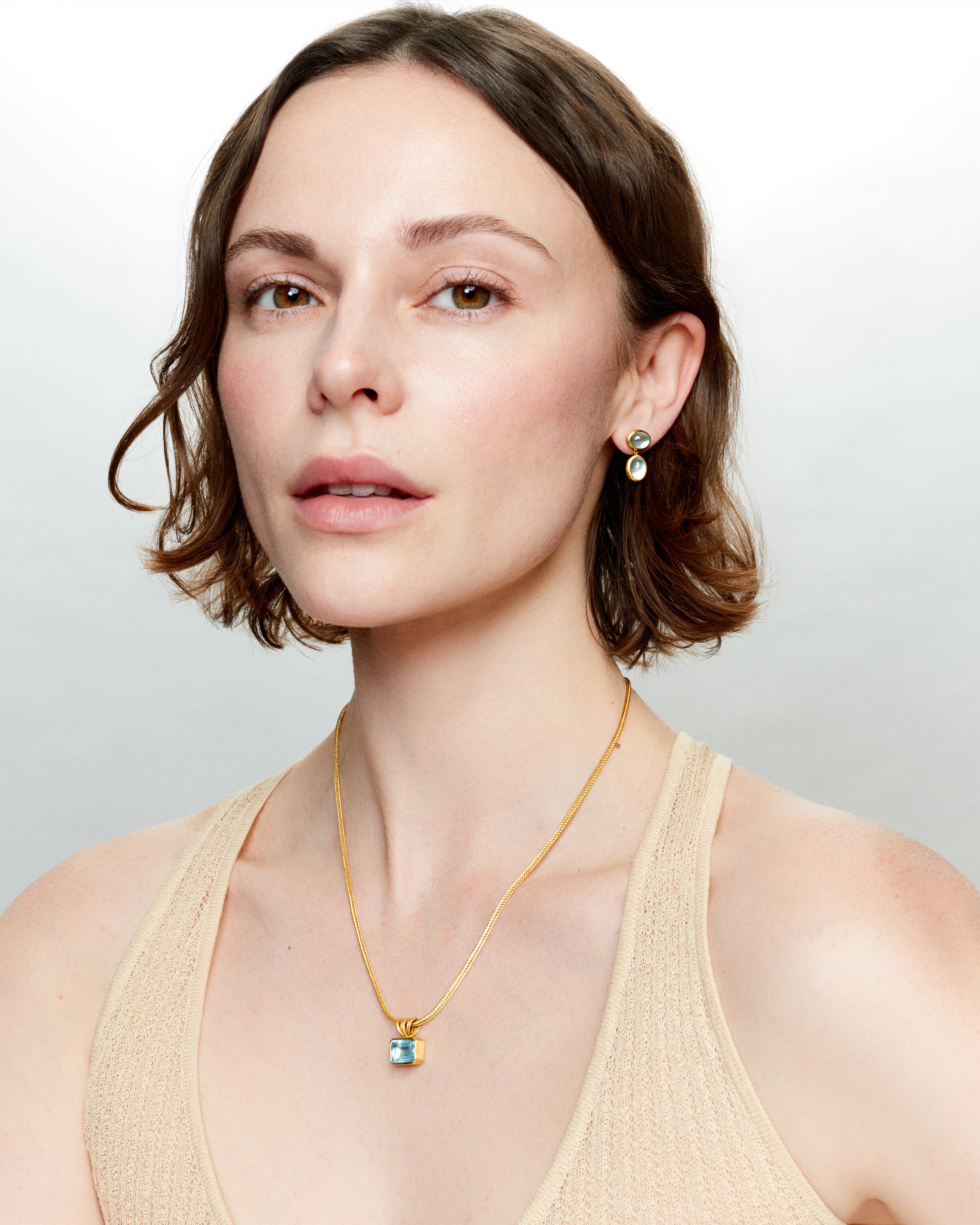 Small Mango Amphora moonstone earrings