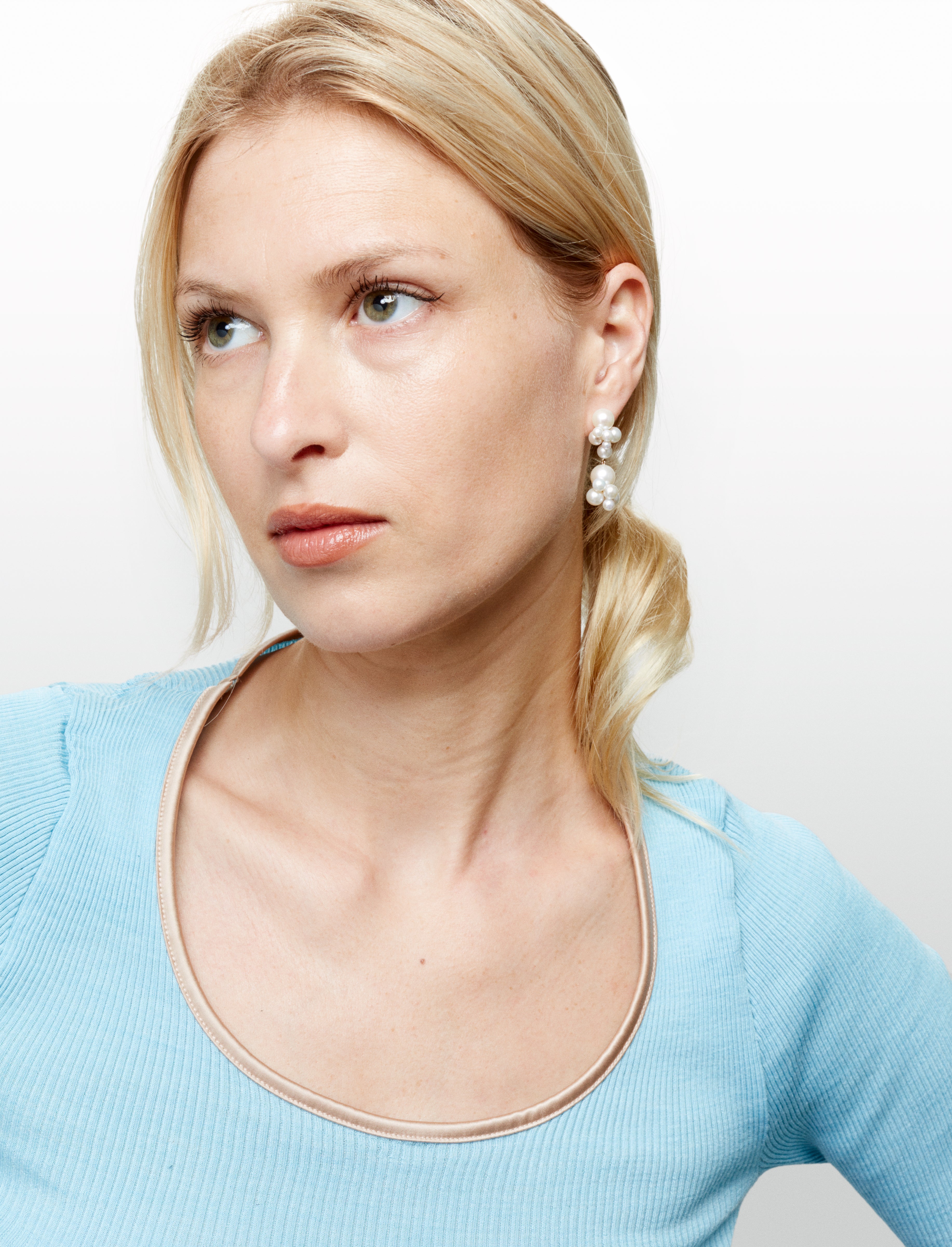 Yellow gold and pearls Bisous Double earring