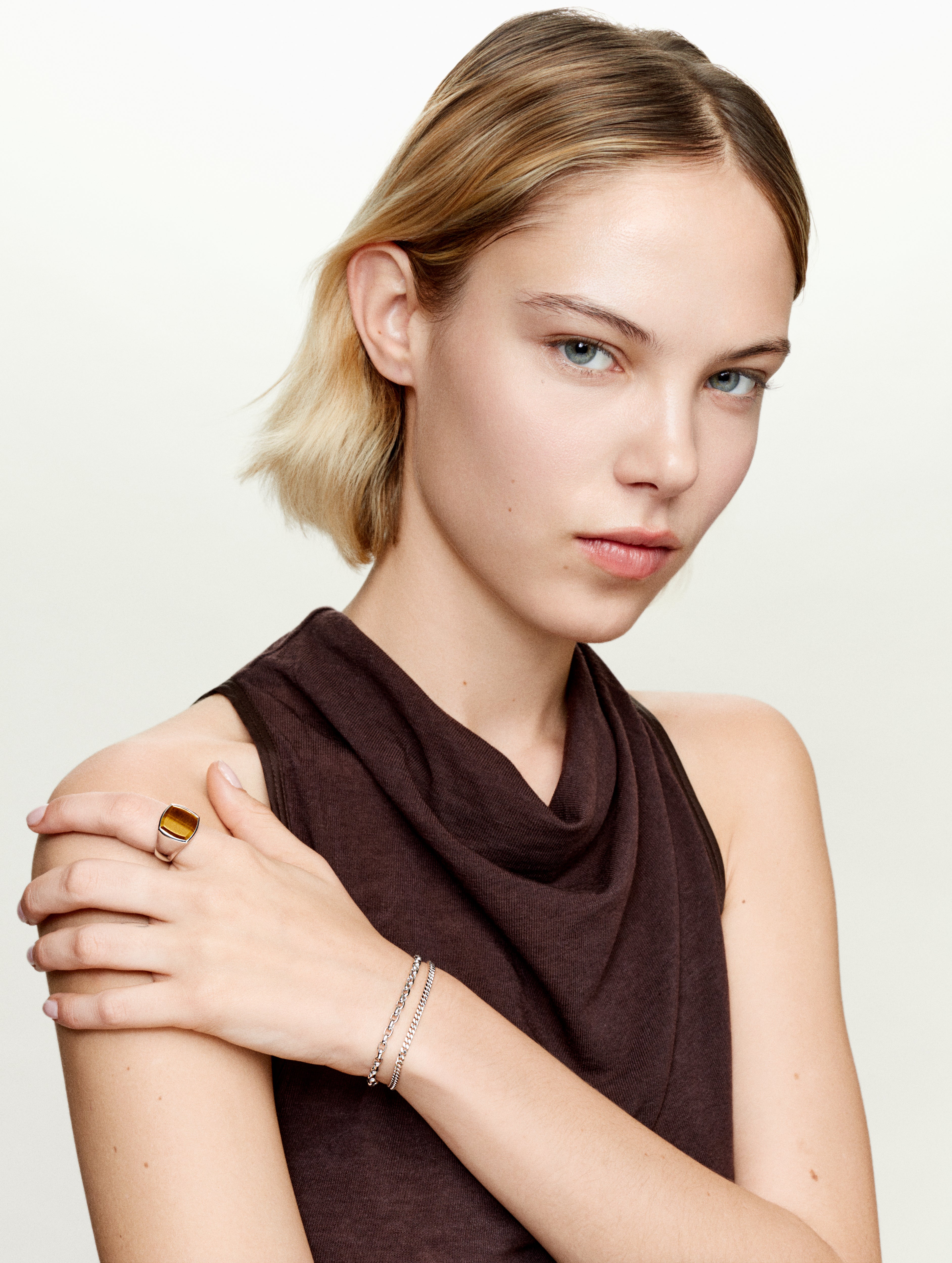 Cushion M silver and tiger eye signet ring