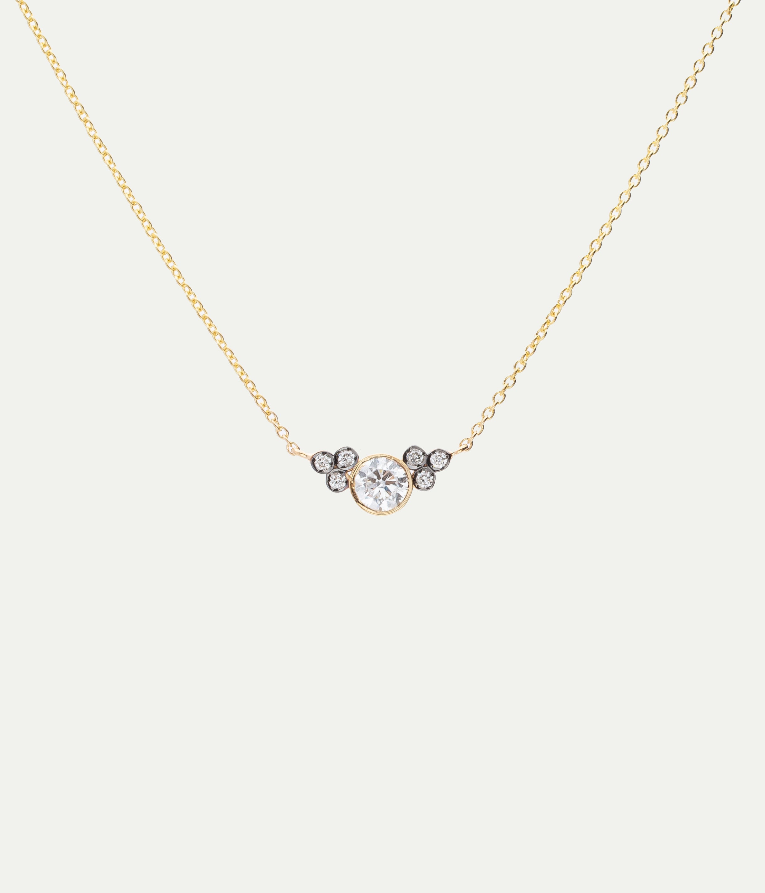 Yellow gold & diamonds La Pierre necklace
