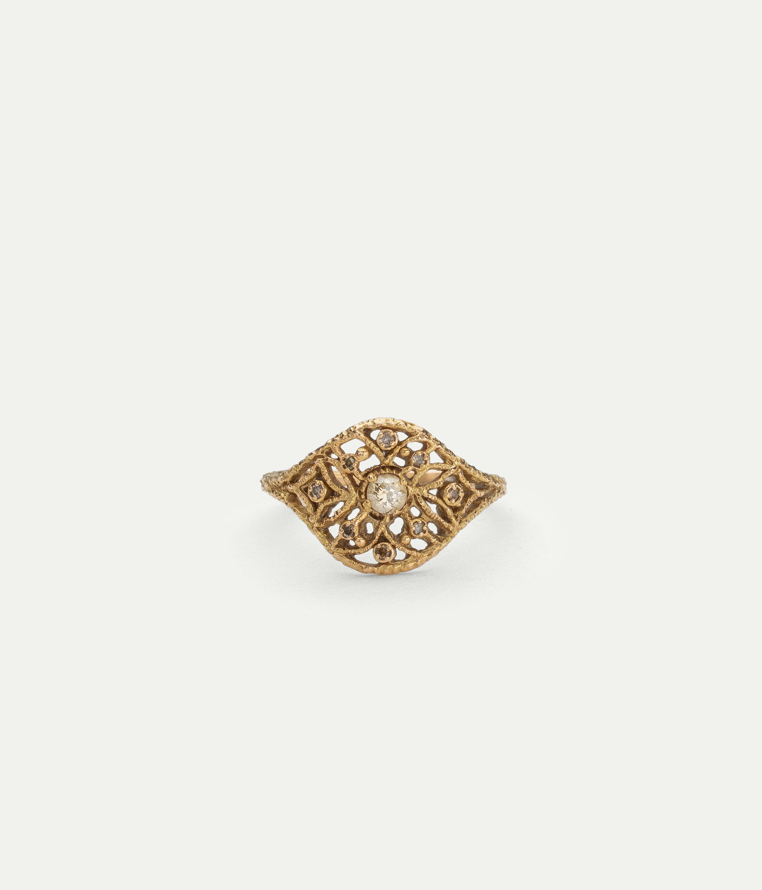 Duchesse yellow gold and brown diamonds ring