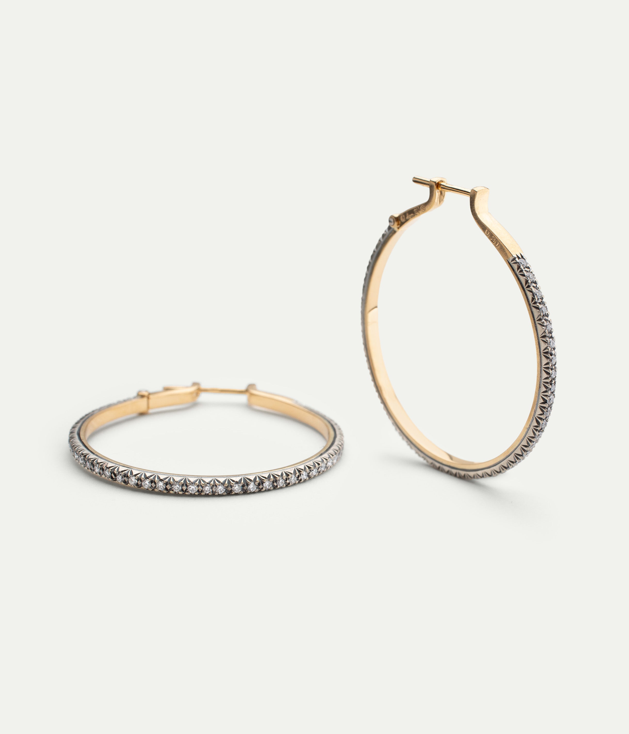 Circular yellow gold and diamond earrings