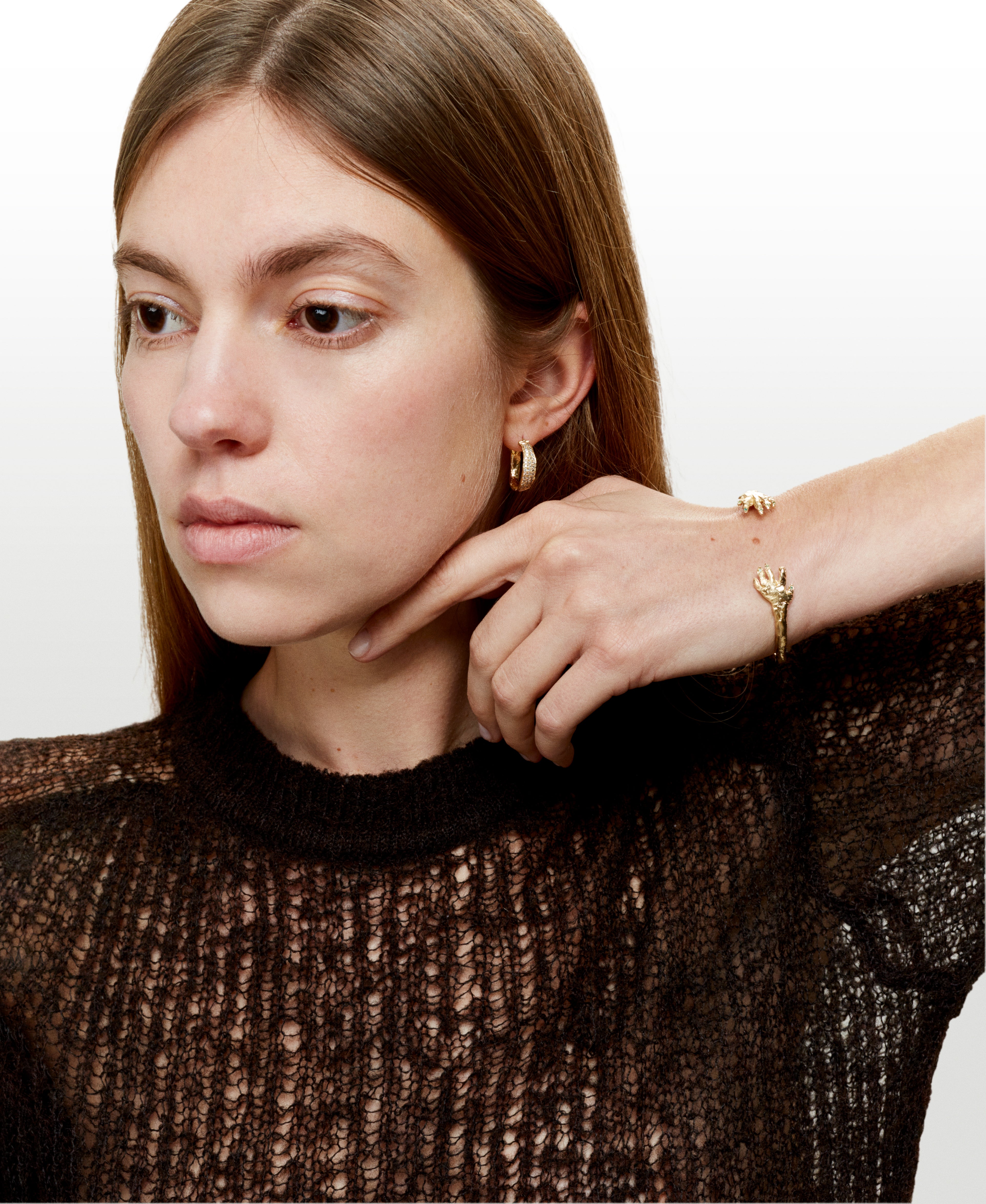 Hinded Hands emeralds bracelet