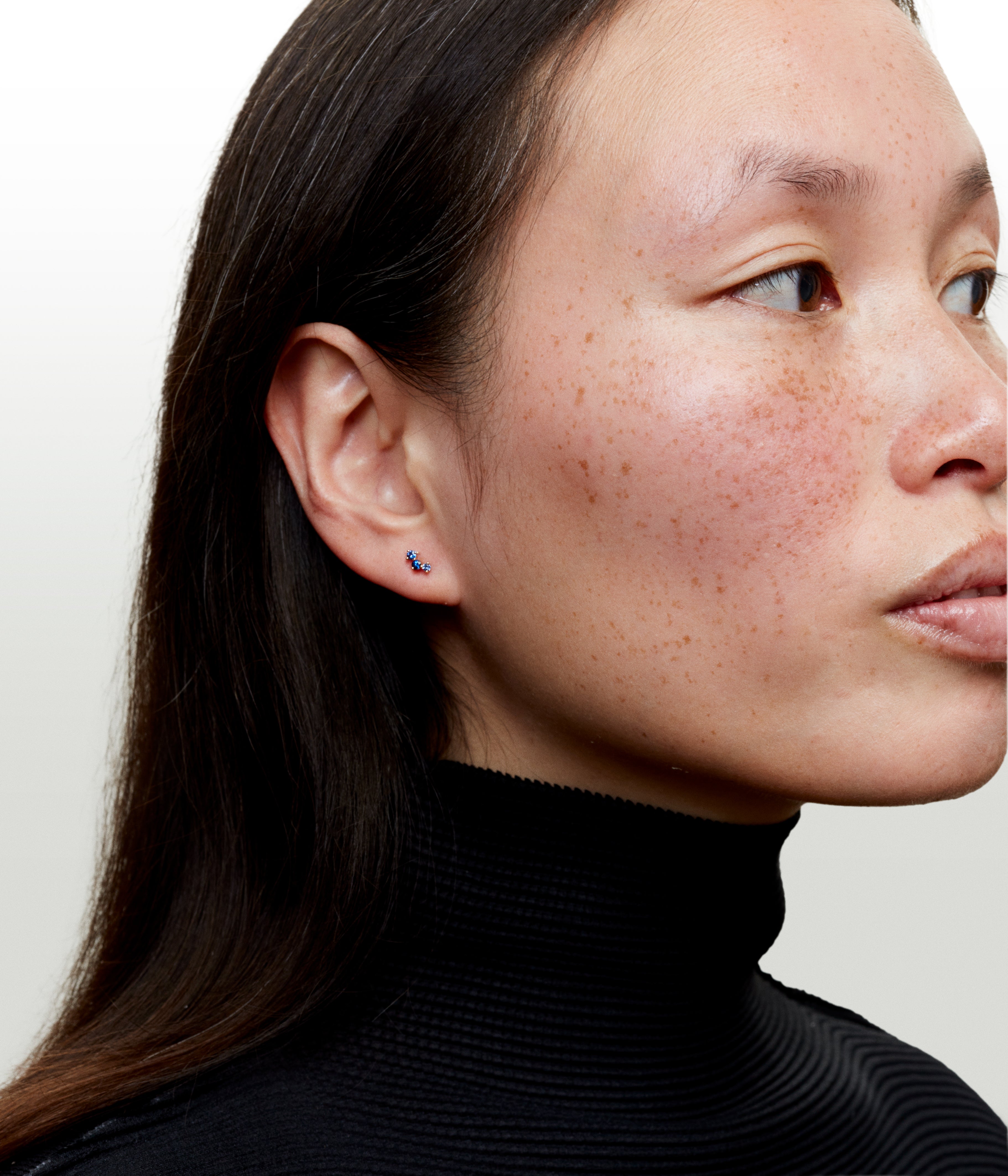 Aurore three blue sapphire stud