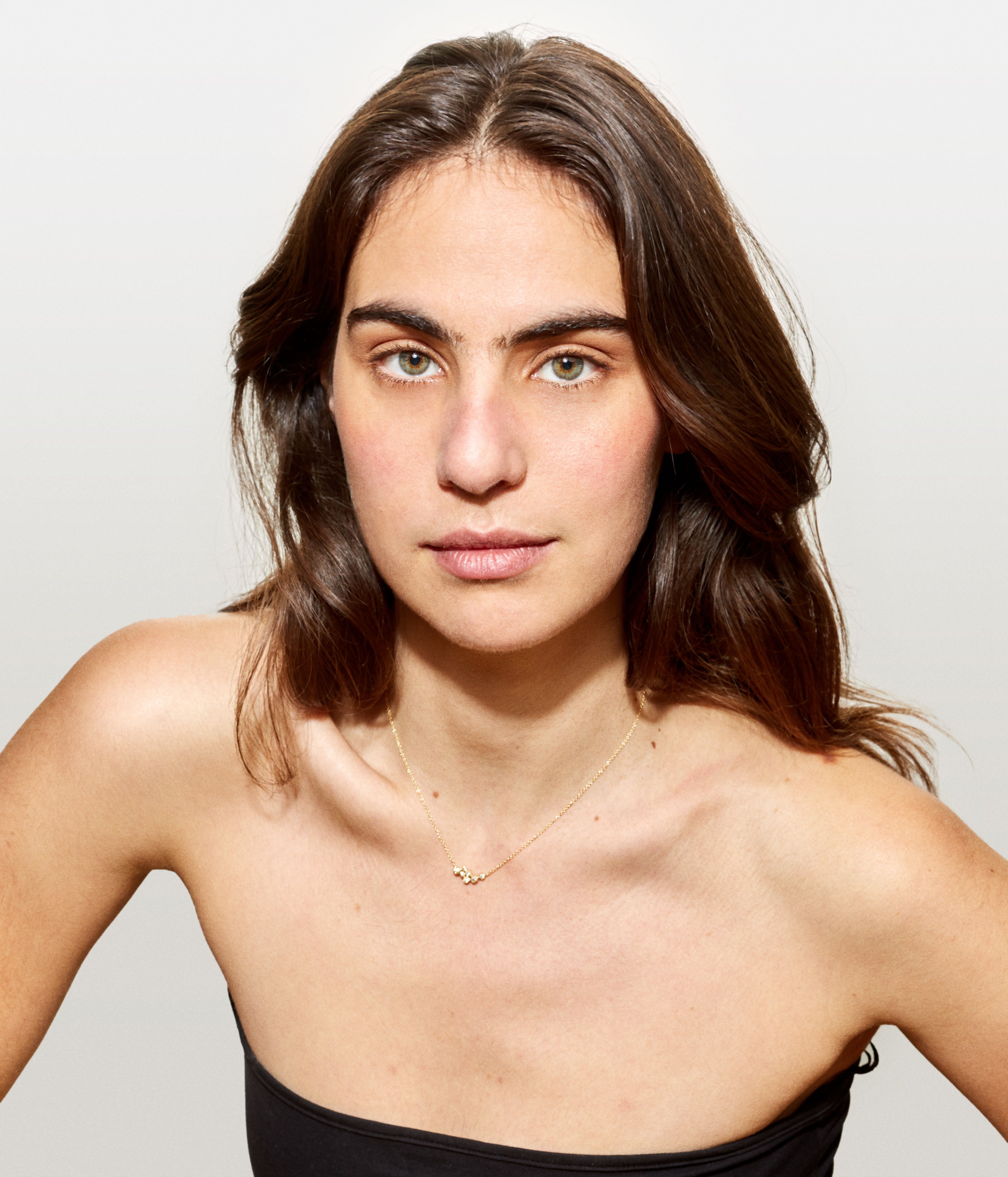 7 Bezel Cluster Yellow gold & diamonds necklace