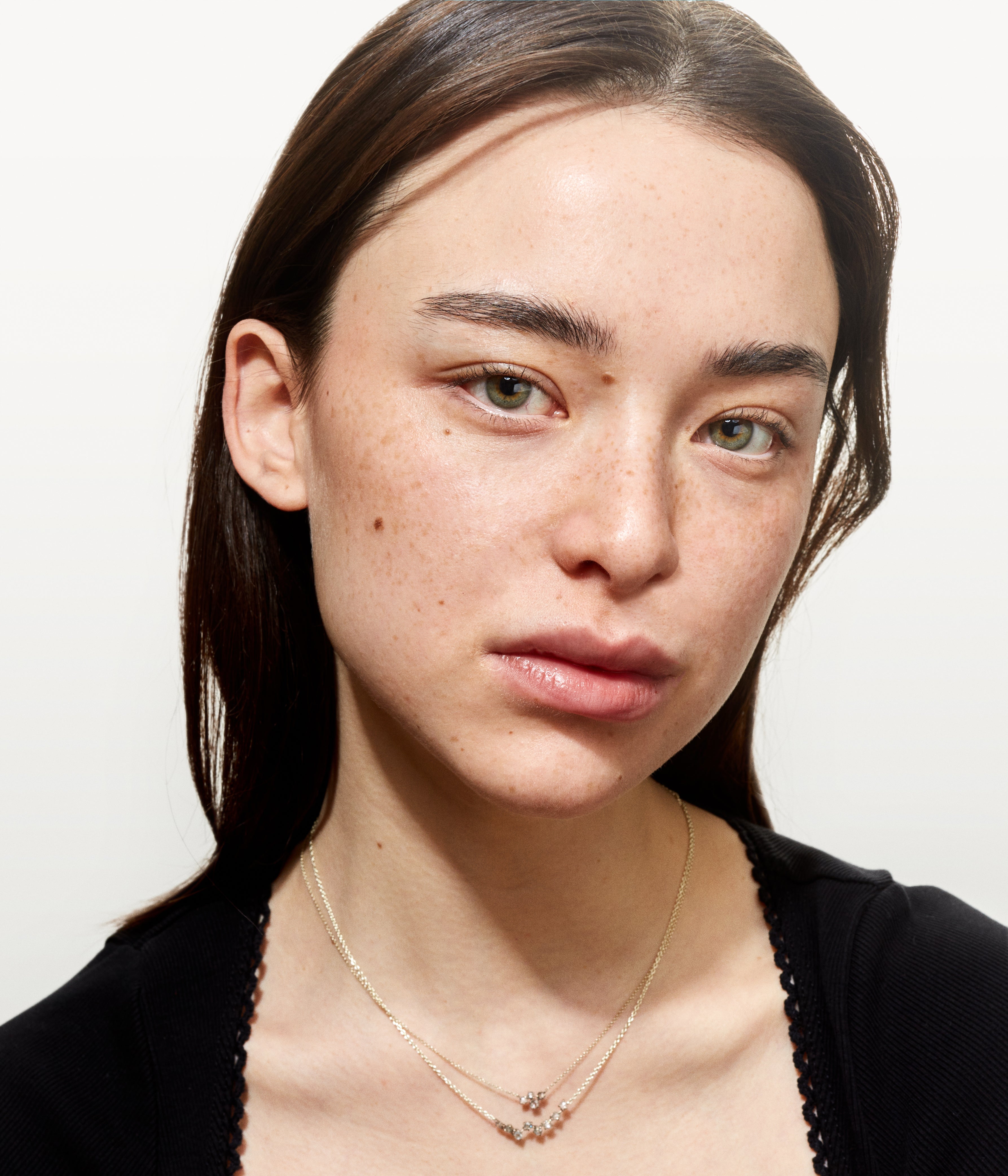 Shimmer white gold and diamonds necklace
