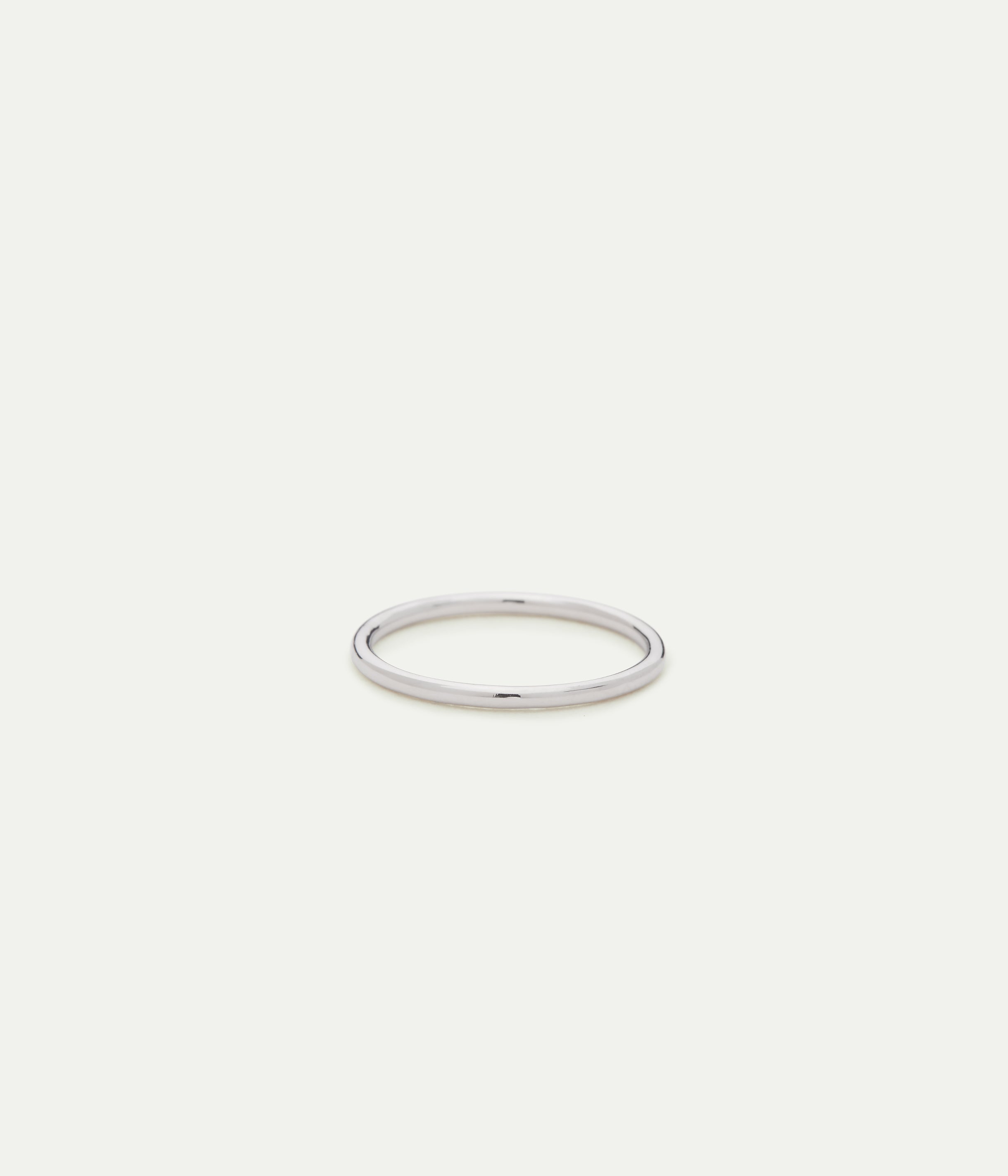 White gold polished Amy band