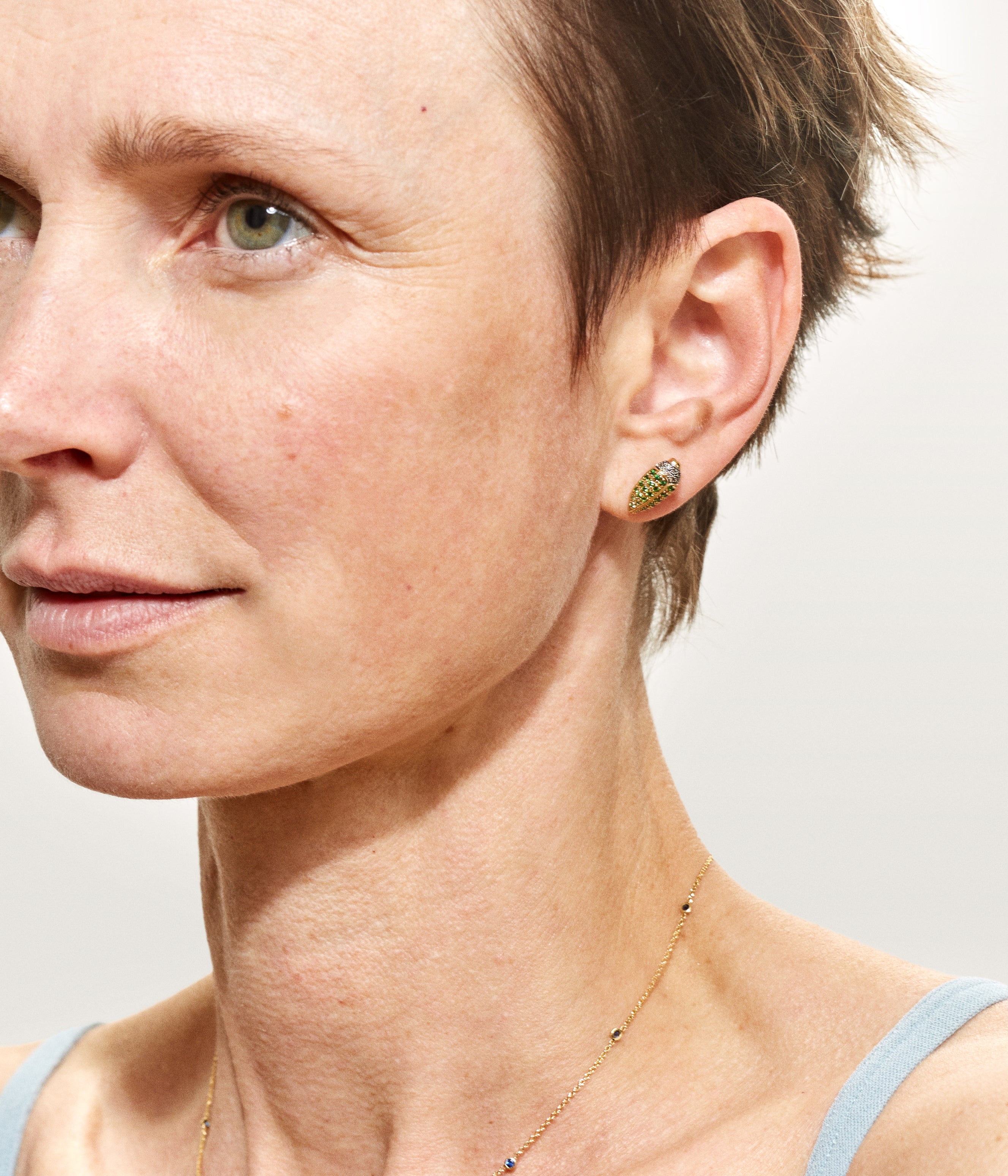 Mini Scarab single tsavorite stud