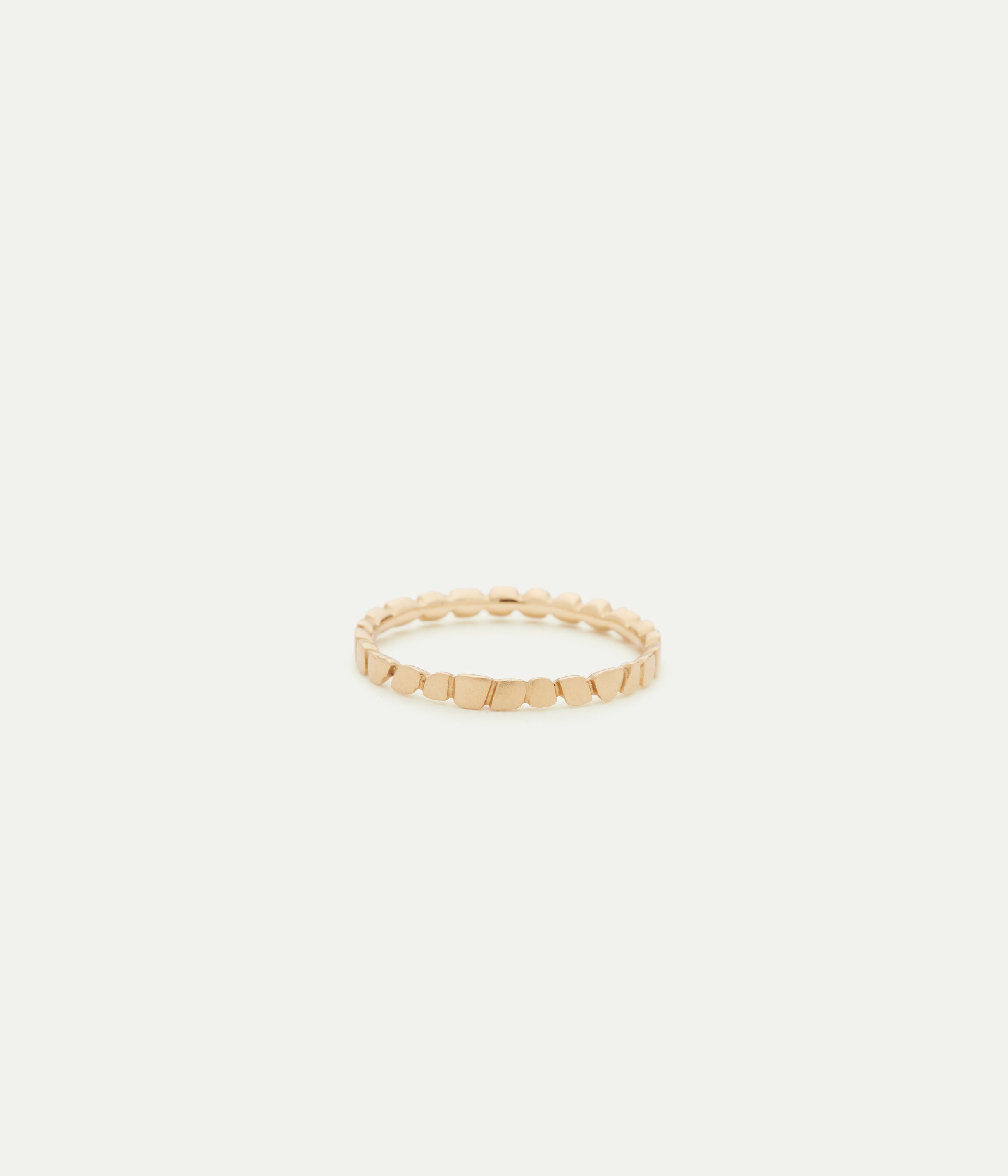Noria yellow gold band