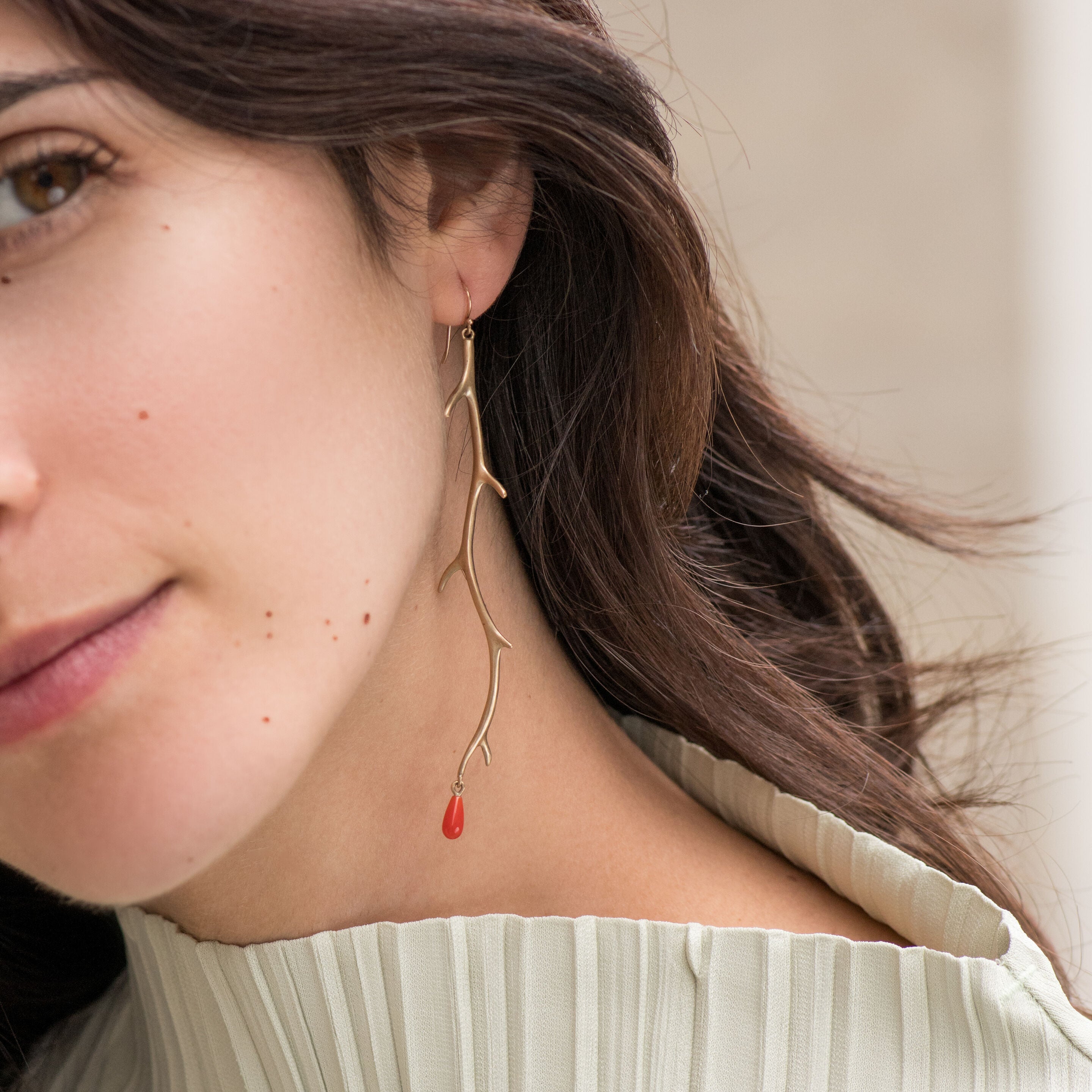 Boucles d'oreilles Long Thorn Branches corail