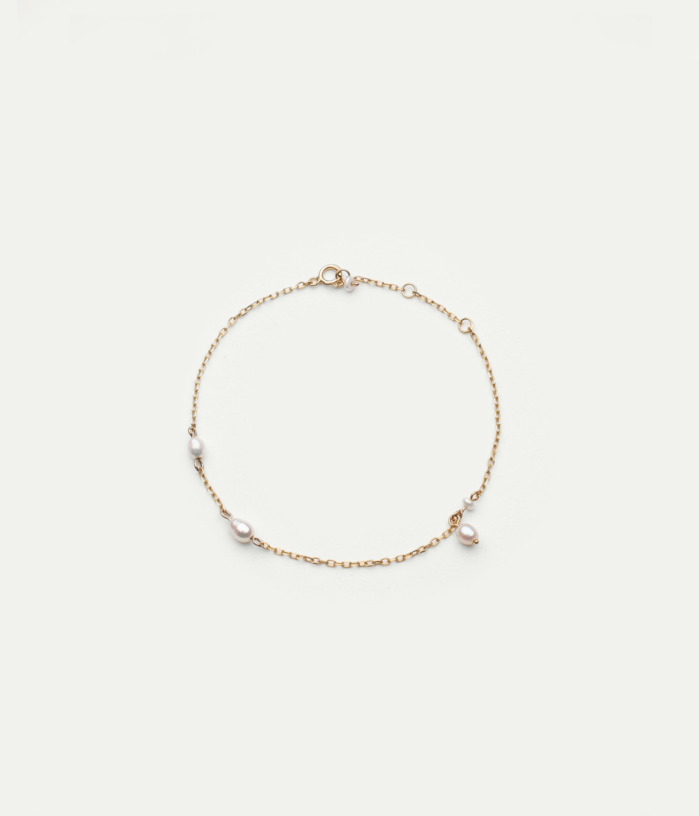 Sprinkle pearl bracelet