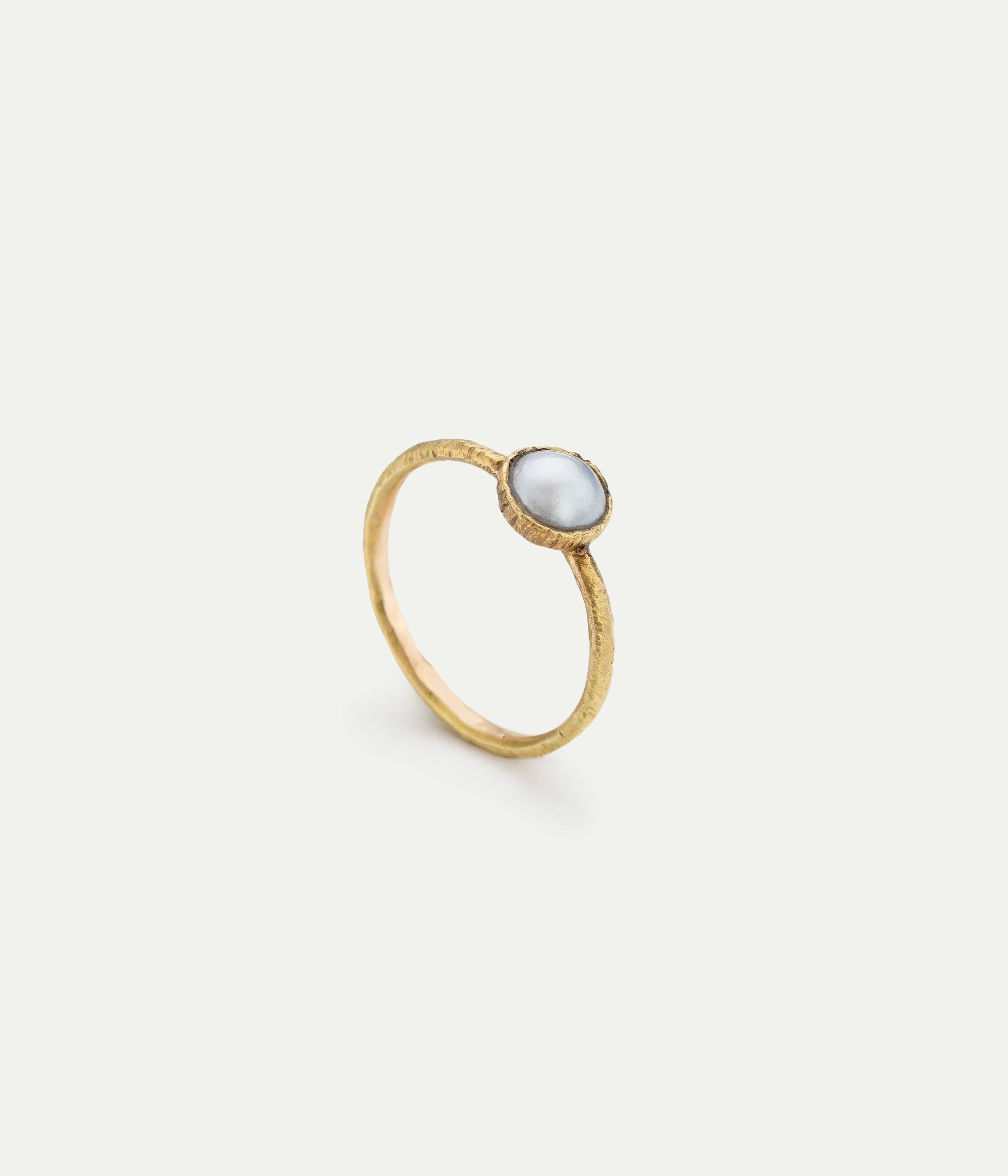 Bague Akoya or jaune et perle