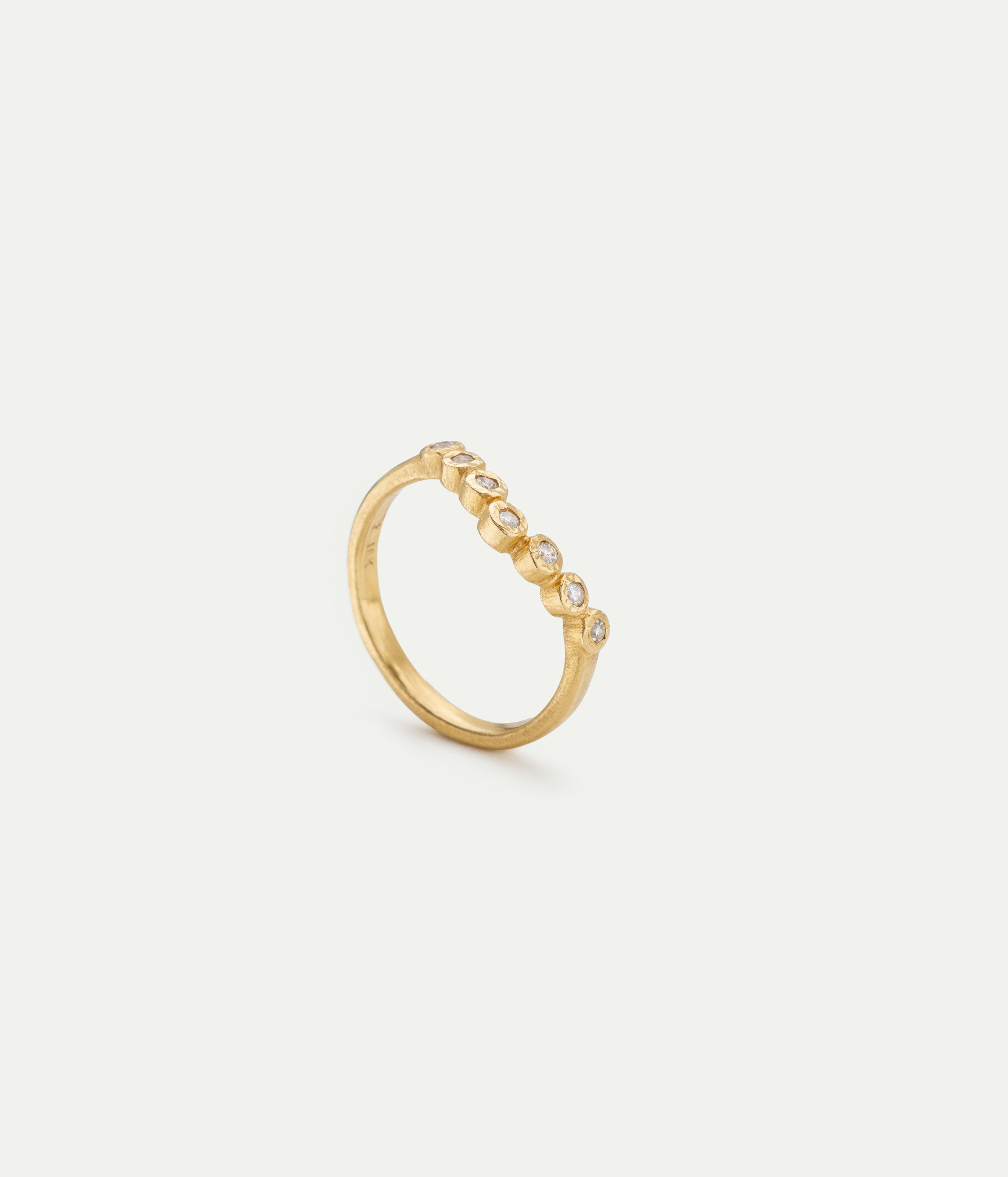 V Shaped yellow gold and diamonds ring
