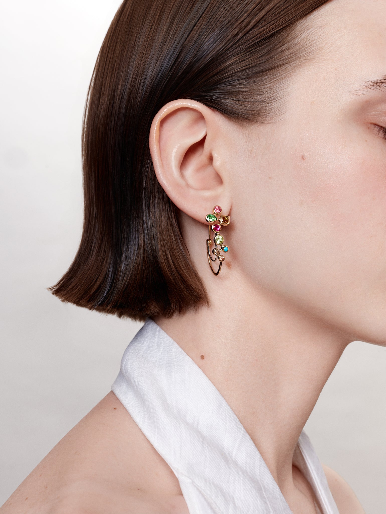Poissardes chrysoberyl, diamond and tsavorite earrings