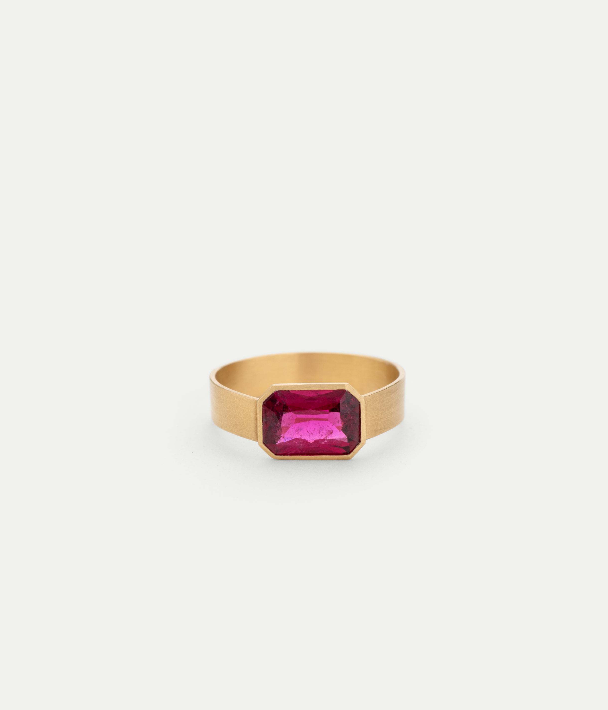 Band Arm rubellite ring