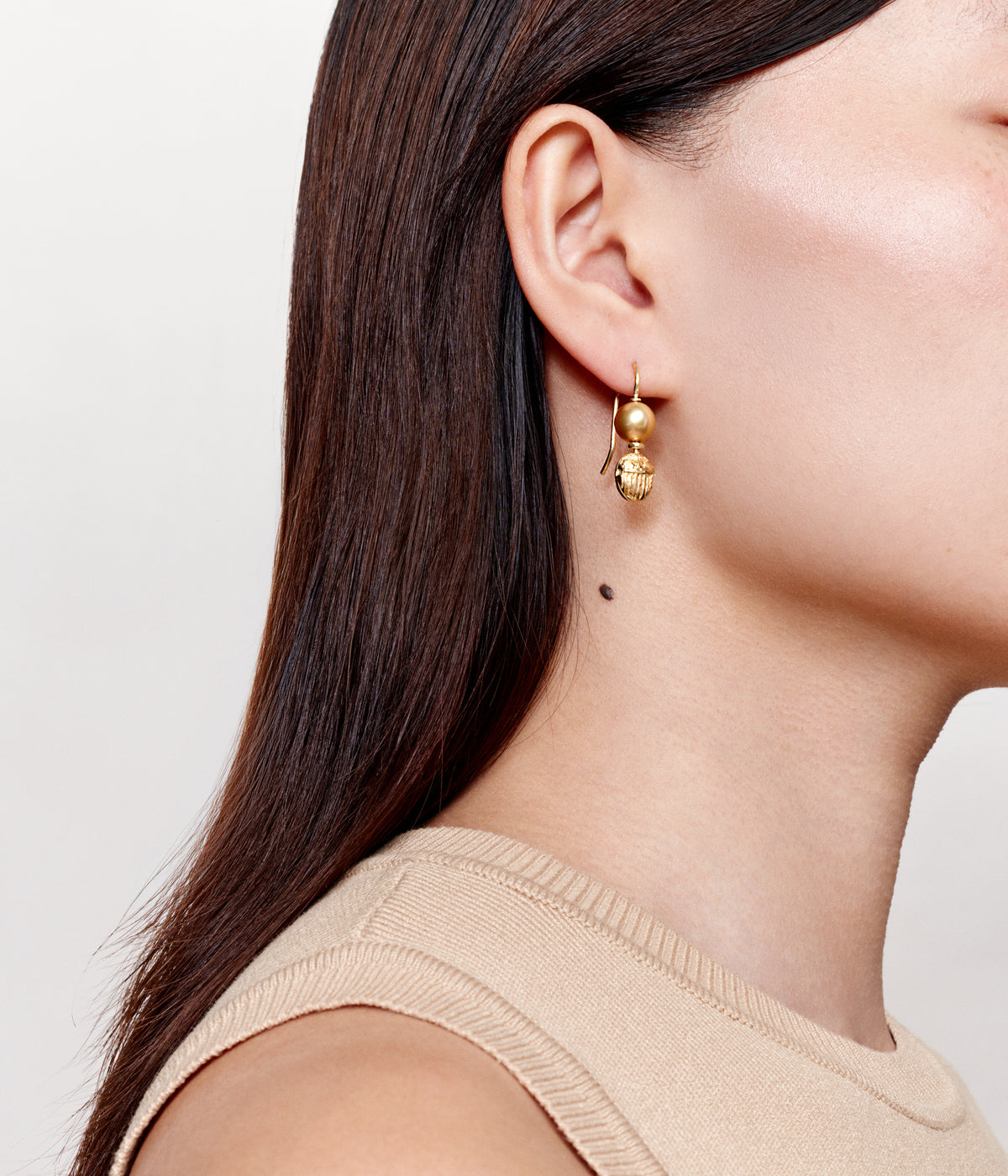 Golden Scarab Pearl earrings