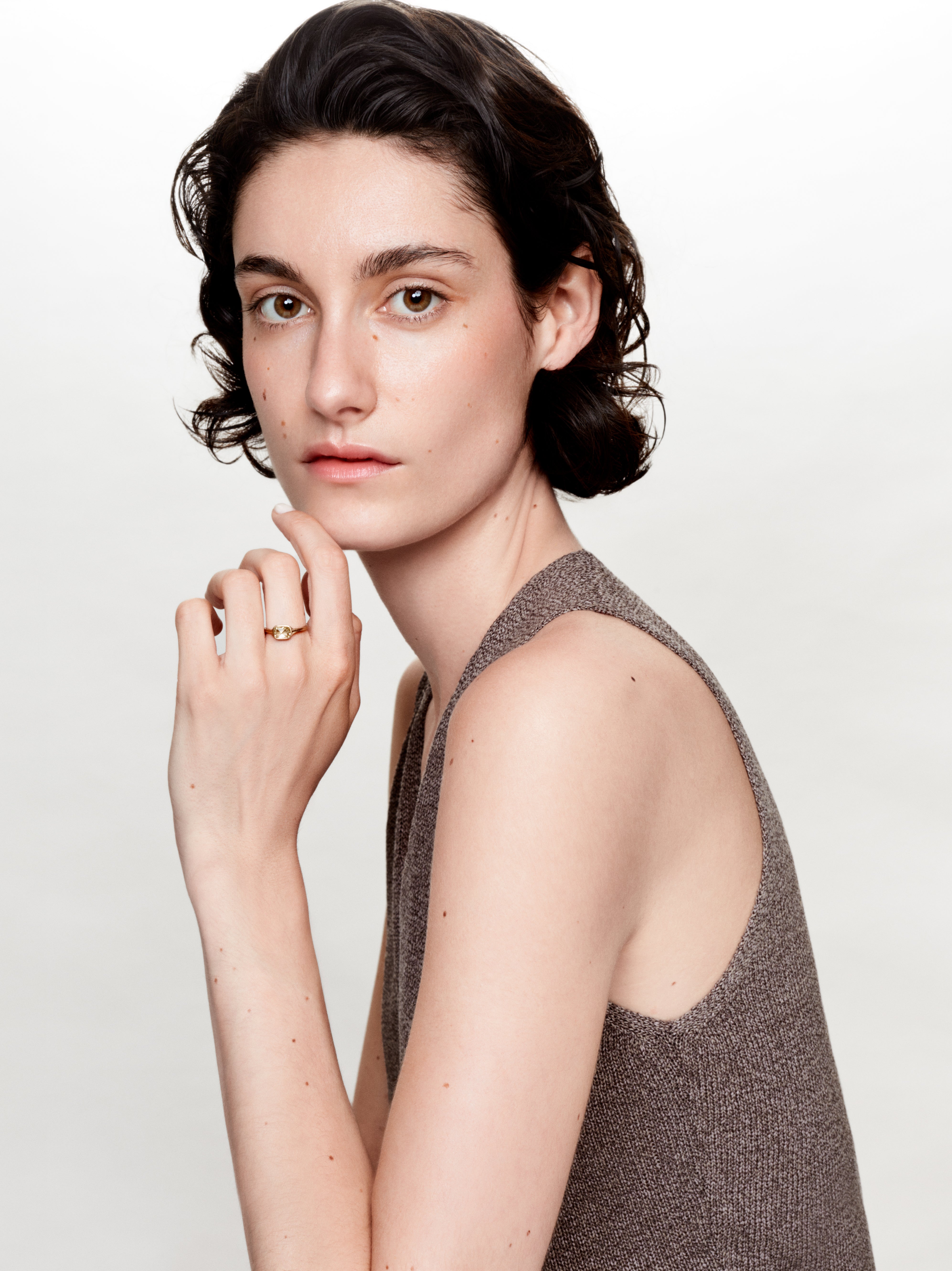 Gunilla white gold and diamond ring