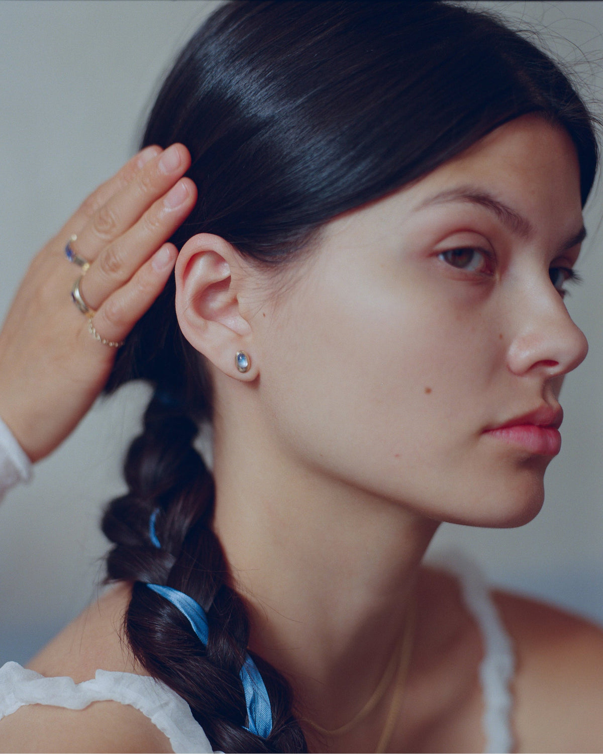 Tempo moonstone single stud