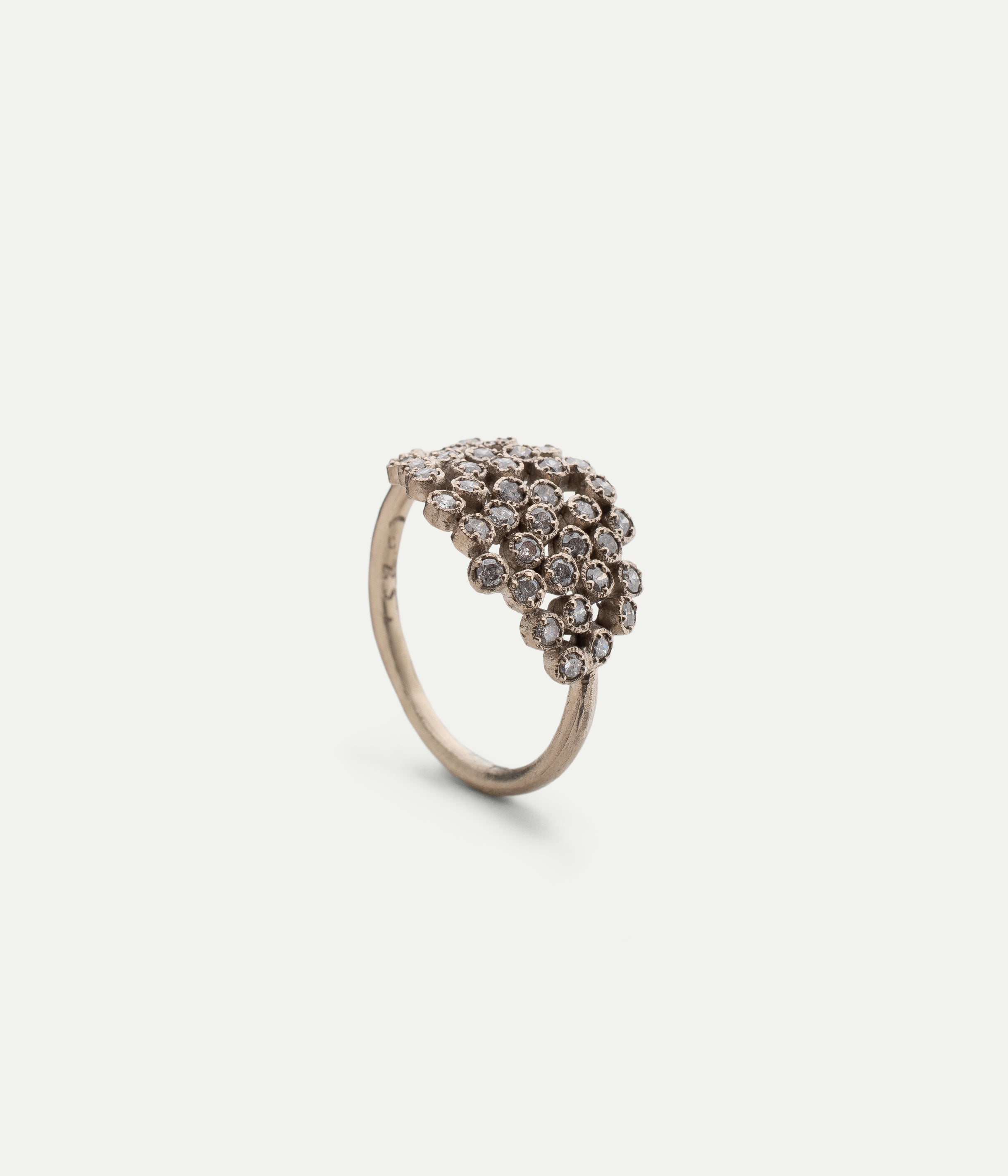 Nuage white gold and diamonds ring
