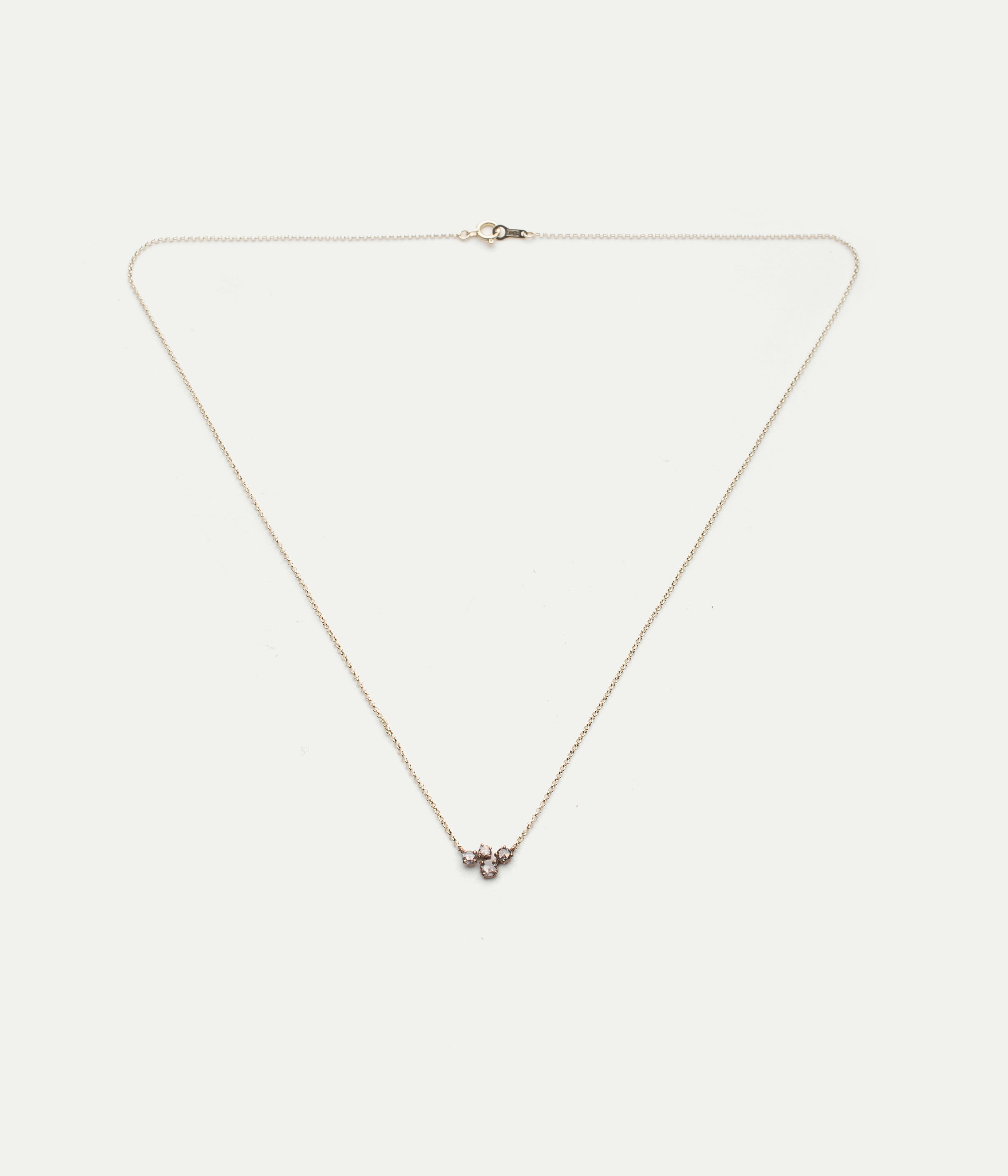 Shimmer white gold and diamonds necklace