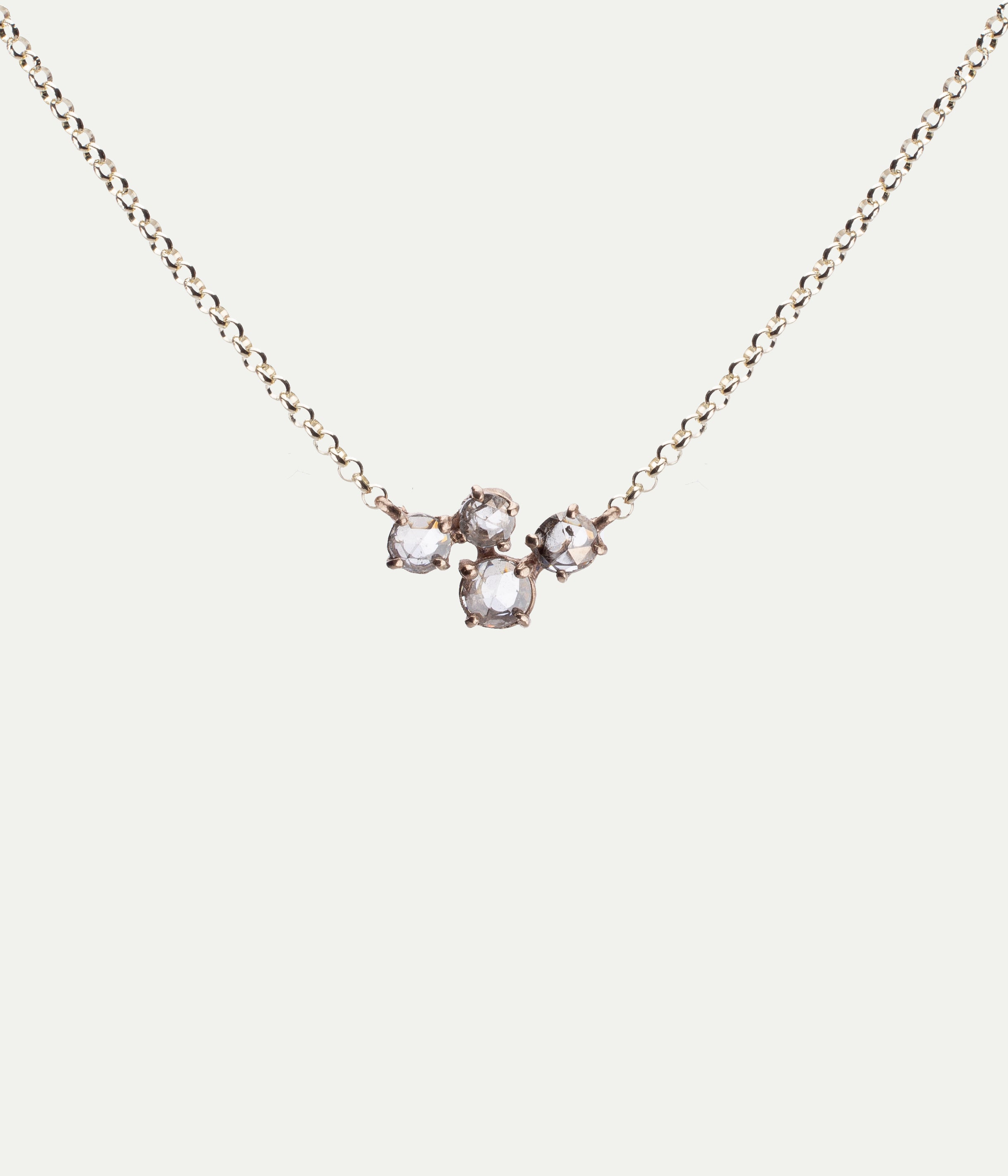 Shimmer white gold and diamonds necklace
